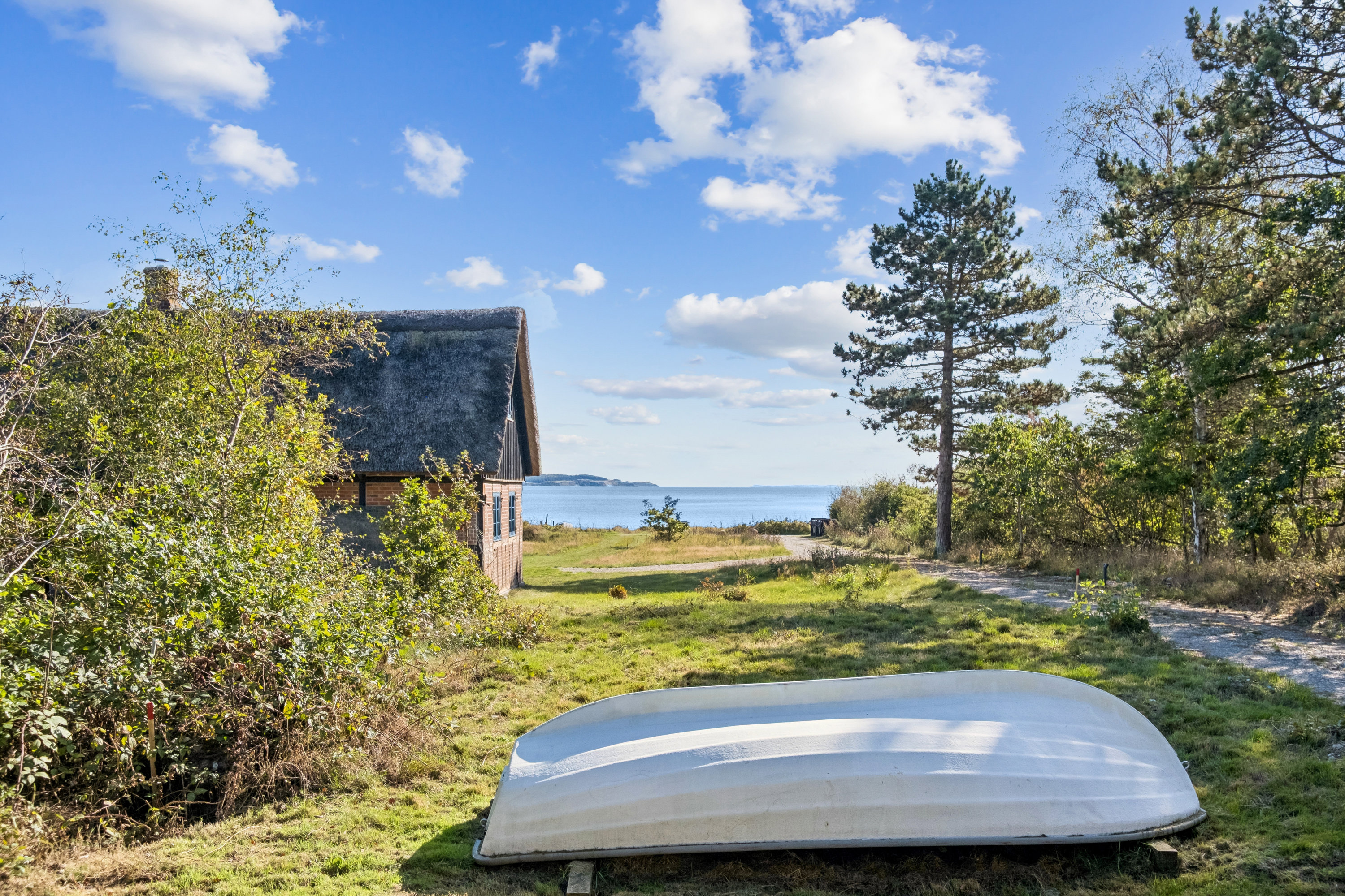 Miniaturebillede 2: ejendom 1. Billede af Begtrupvig Strandvej 15A, Begtrup Vig, 8420 Knebel