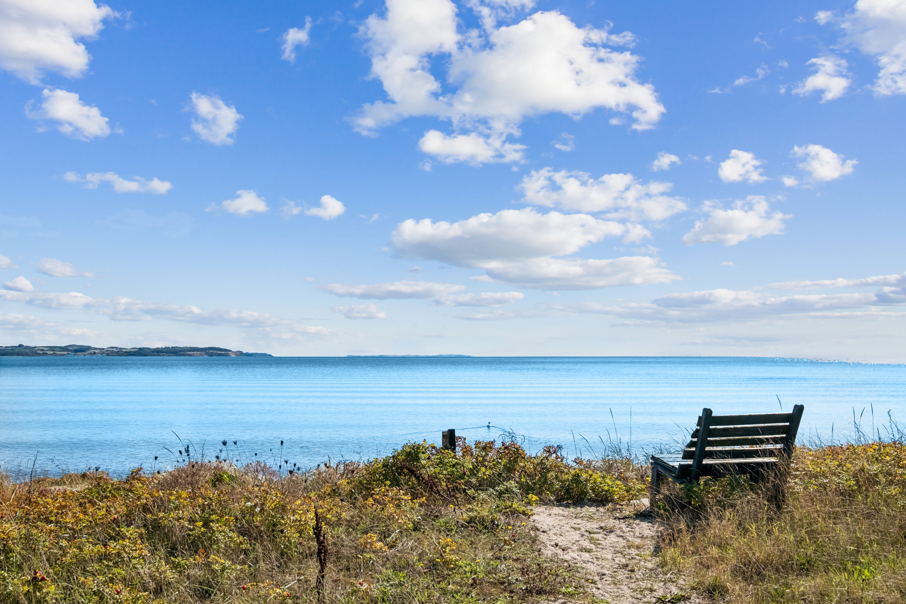 Fremhævet udsigt billede i fuldskærmstilstand. Billede af Begtrupvig Strandvej 15A, Begtrup Vig, 8420 Knebel