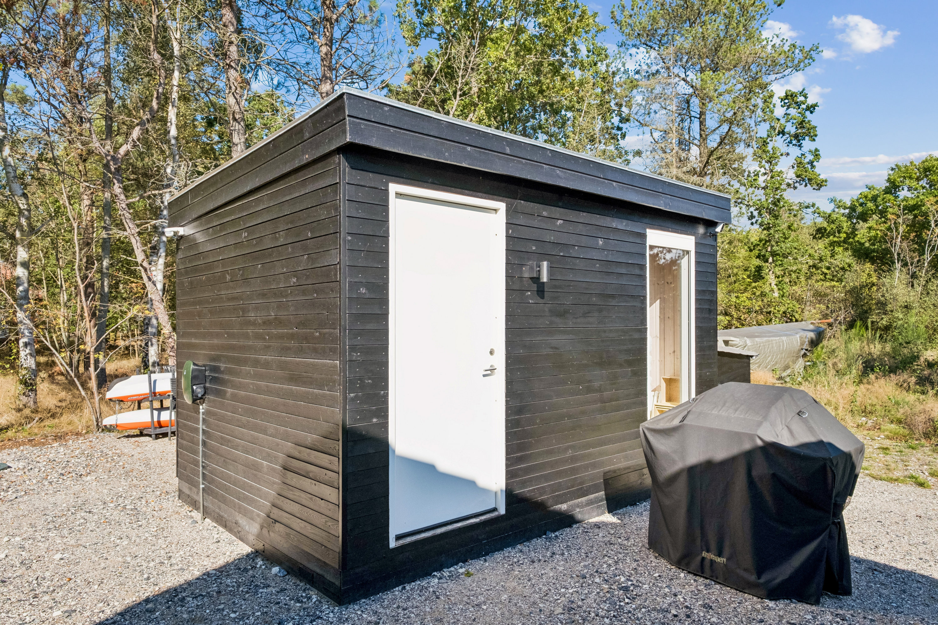 Fremhævet ejendom 1 billede i fuldskærmstilstand. Billede af Begtrupvig Strandvej 15A, Begtrup Vig, 8420 Knebel