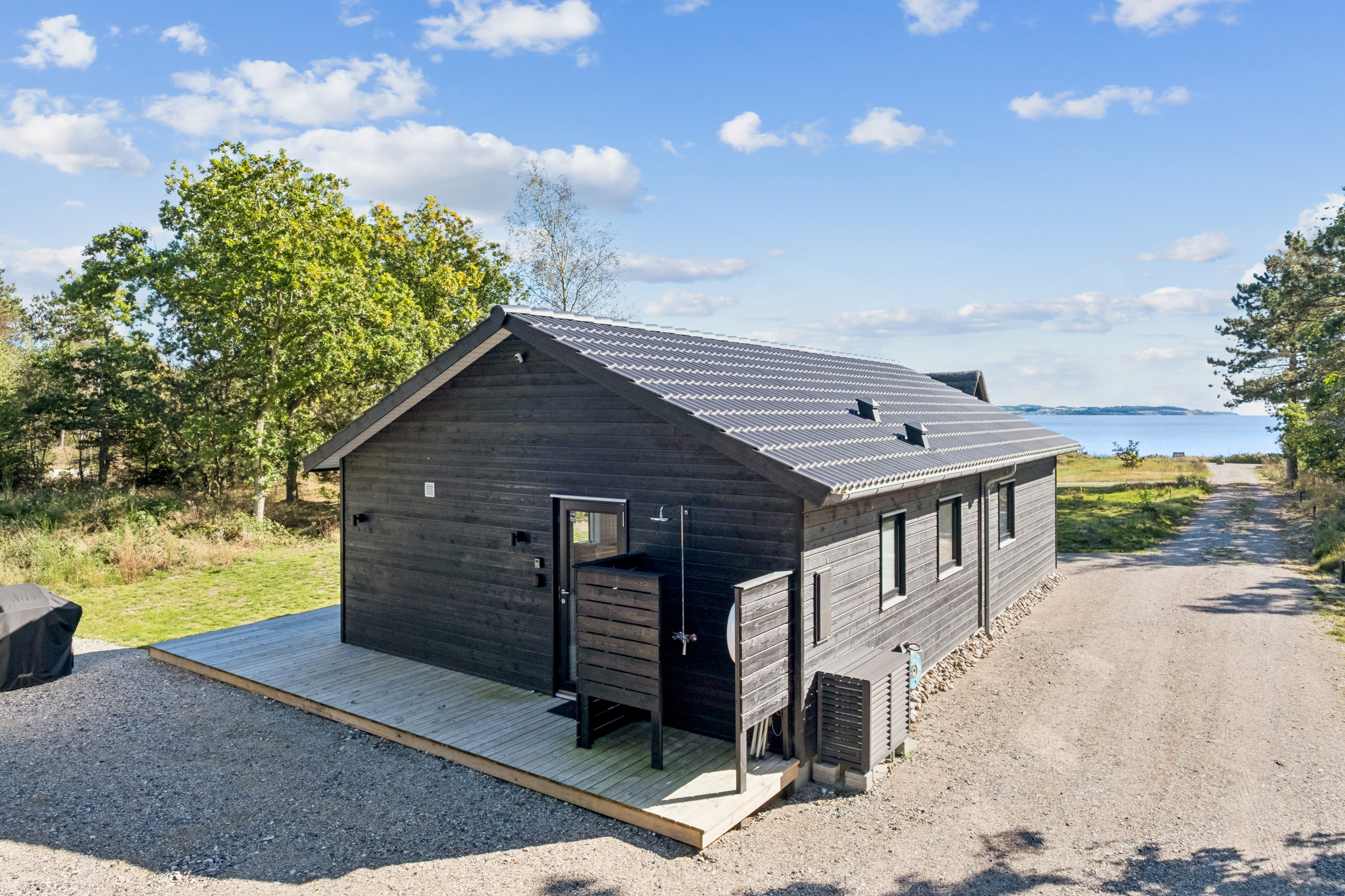 Miniaturebillede 1: ejendom 1. Billede af Begtrupvig Strandvej 15A, Begtrup Vig, 8420 Knebel