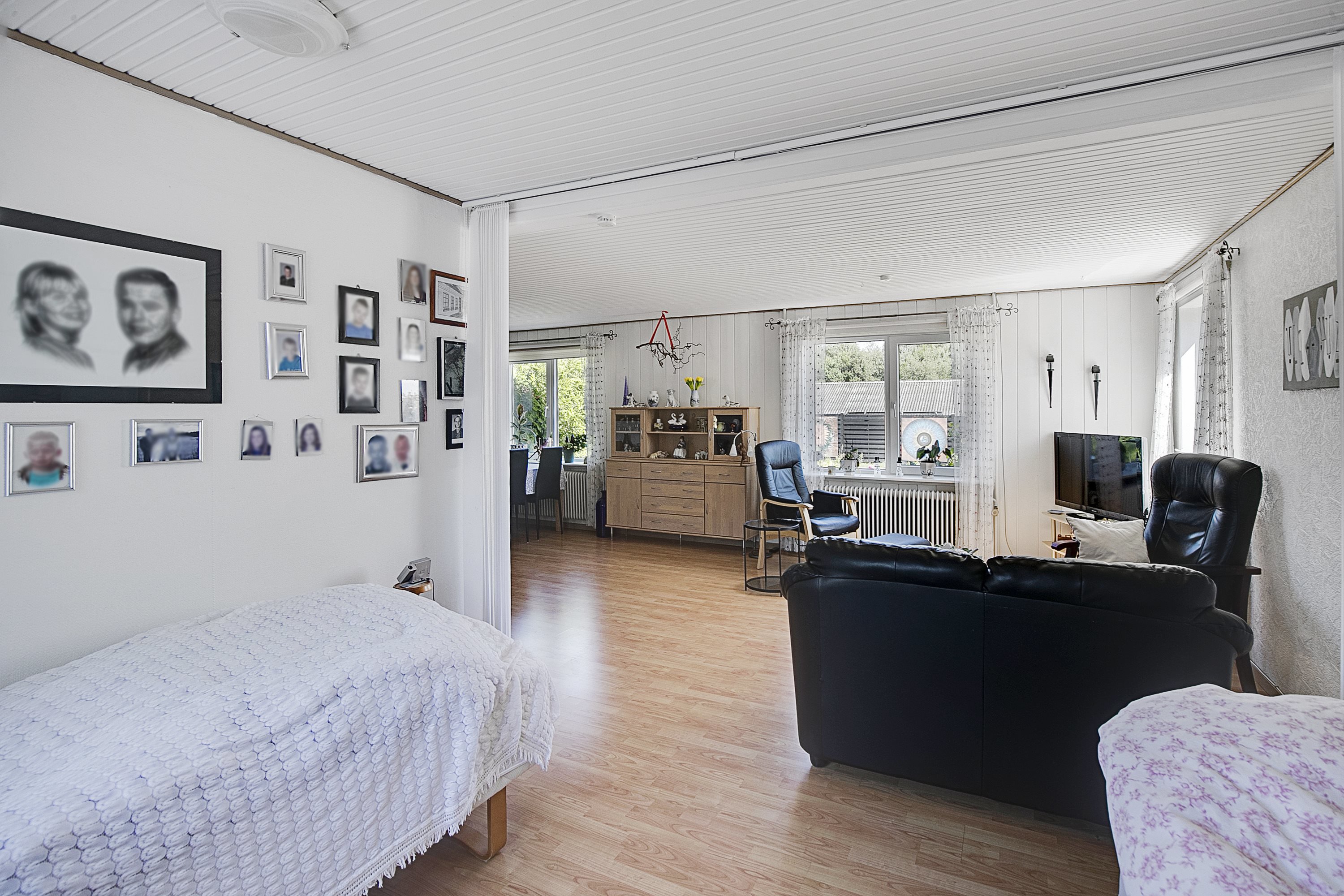 Fremhævet stue billede i fuldskærmstilstand. Billede af Grindstedvej 19, Uggerhalne, 9310 Vodskov