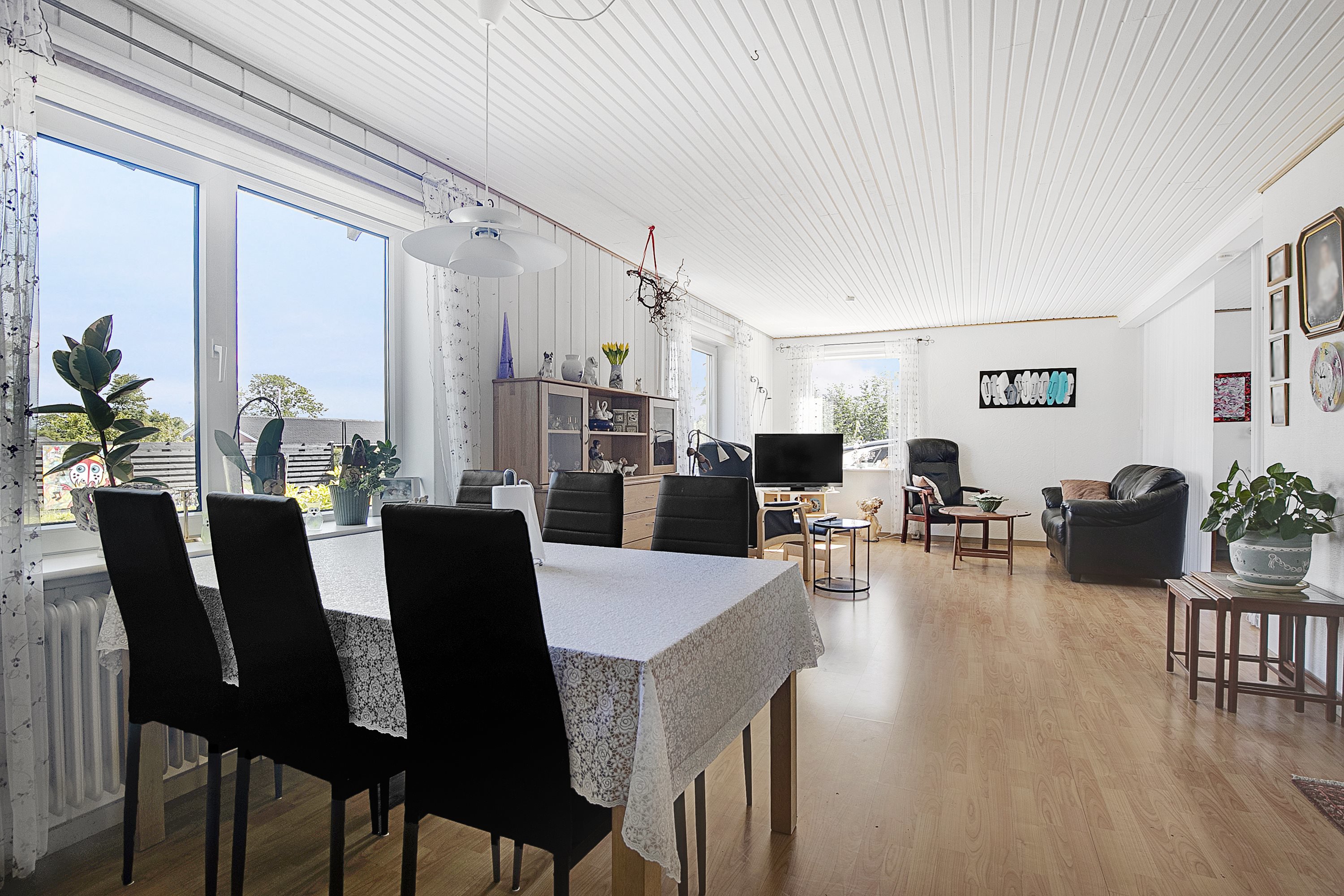 Fremhævet stue billede i fuldskærmstilstand. Billede af Grindstedvej 19, Uggerhalne, 9310 Vodskov