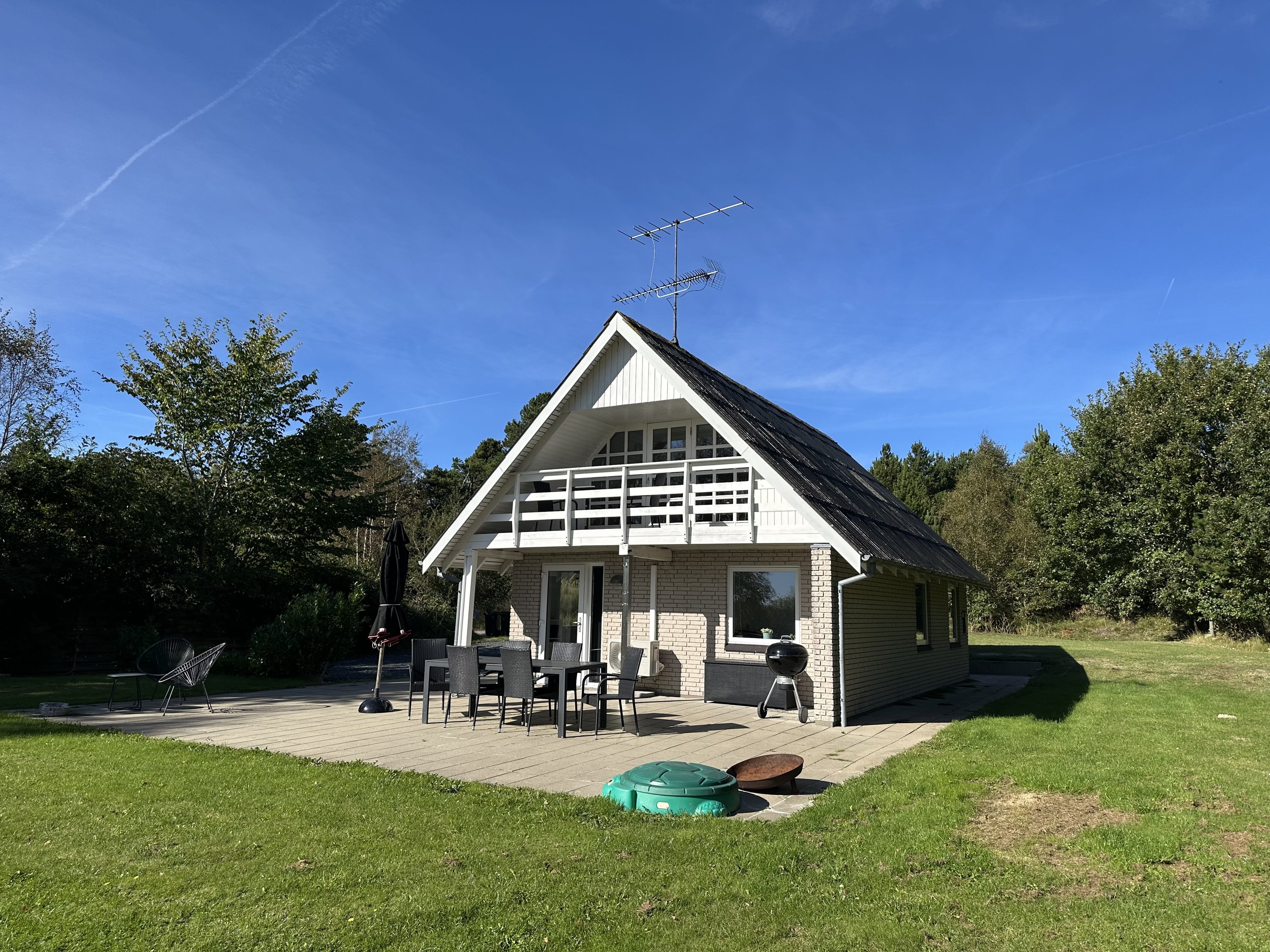 Fremhævet set fra haven billede i fuldskærmstilstand. Billede af Rødtungevej 30, Voerså, 9300 Sæby