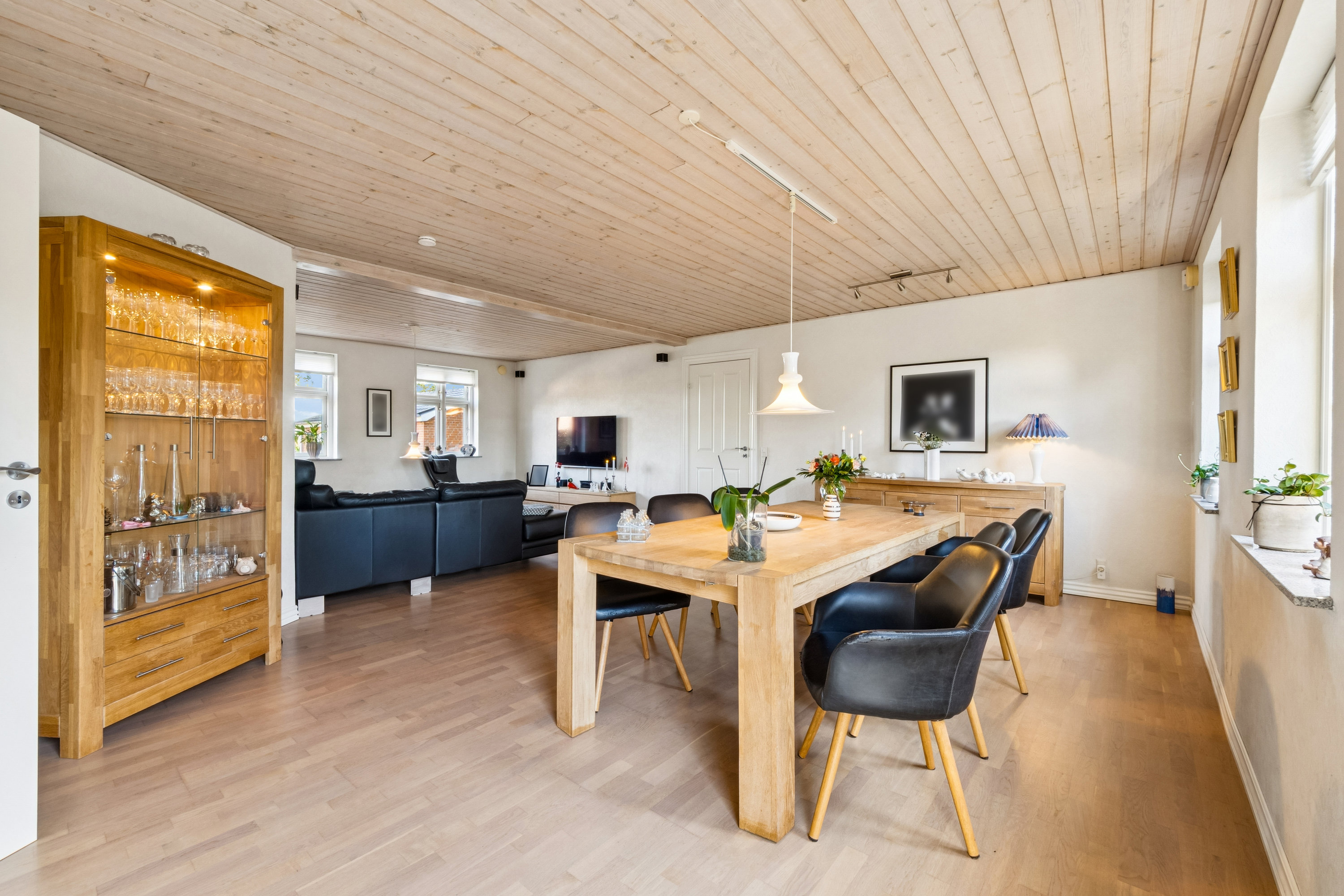 Fremhævet stue billede i fuldskærmstilstand. Billede af Viborgvej 303, Korsbakken, 7840 Højslev