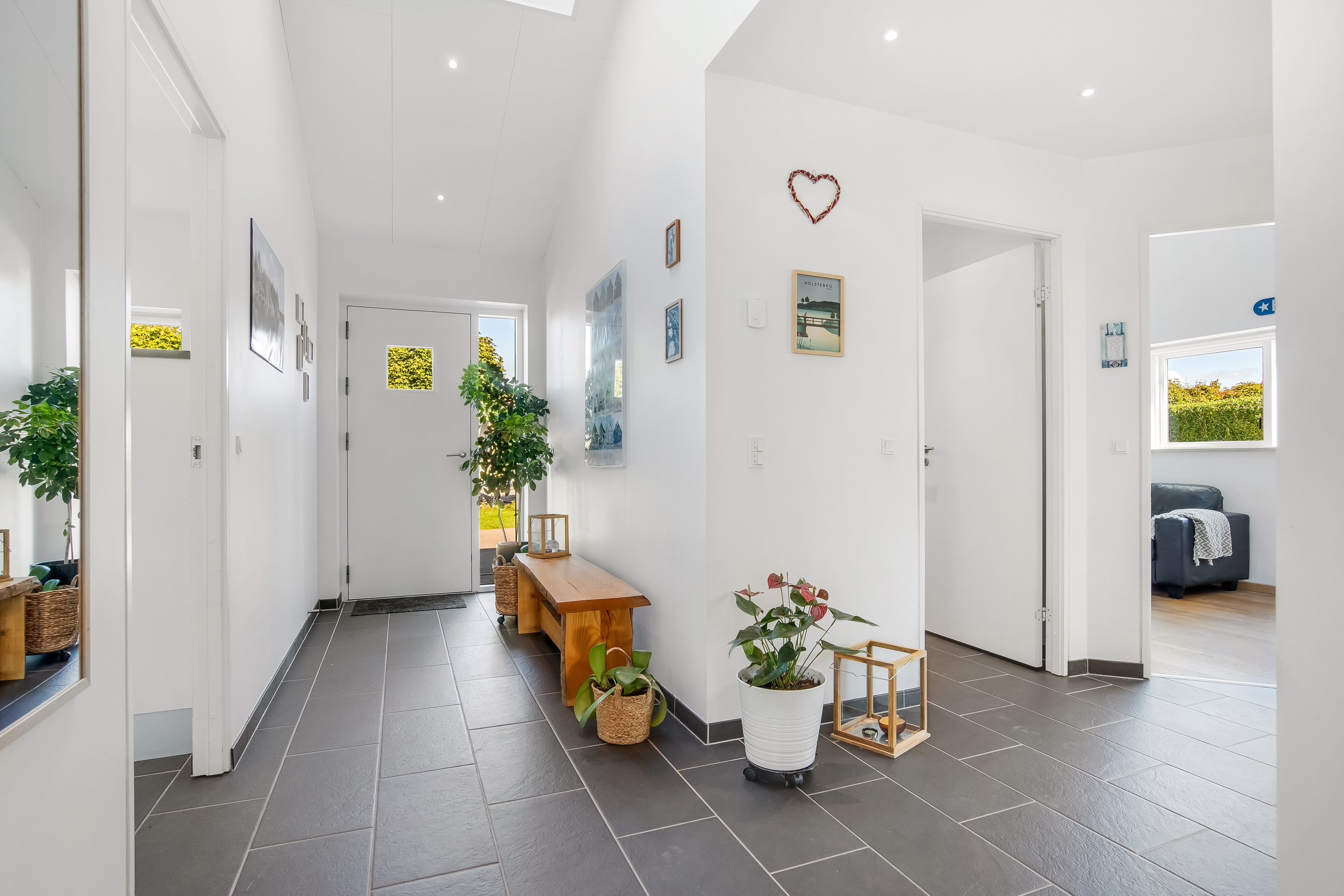 Fremhævet entré billede i fuldskærmstilstand. Billede af Kæret 12, 7500 Holstebro