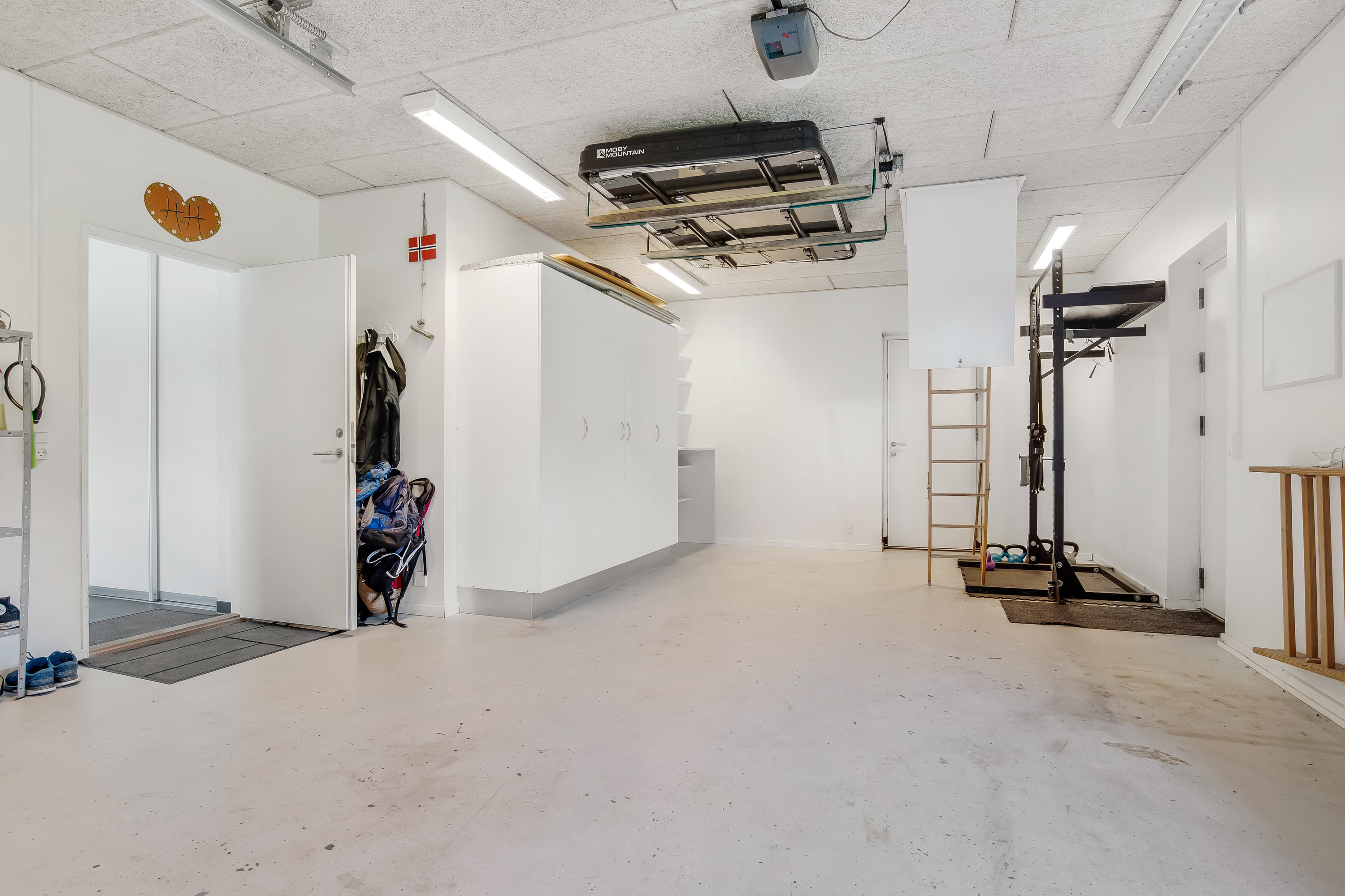 Fremhævet garage billede i fuldskærmstilstand. Billede af Kæret 12, 7500 Holstebro