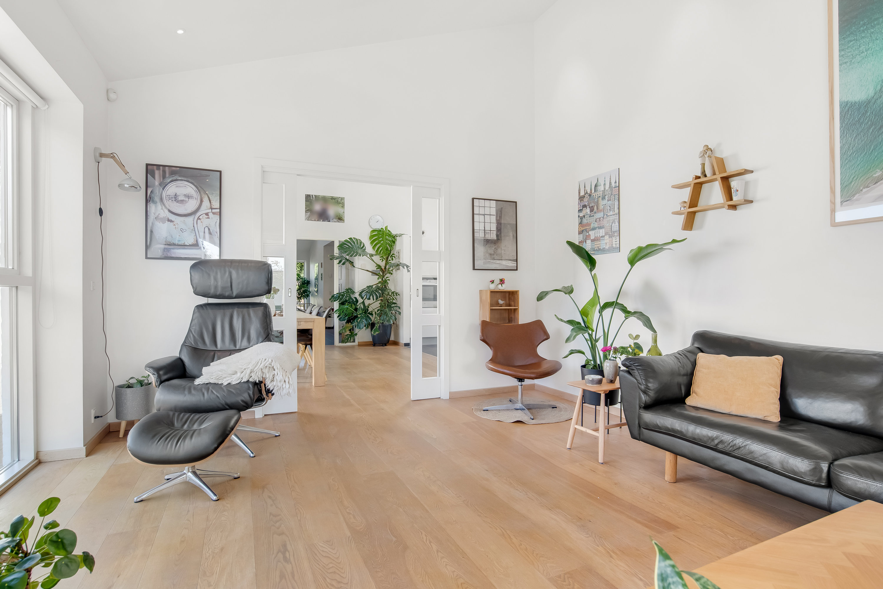 Fremhævet stue billede i fuldskærmstilstand. Billede af Kæret 12, 7500 Holstebro