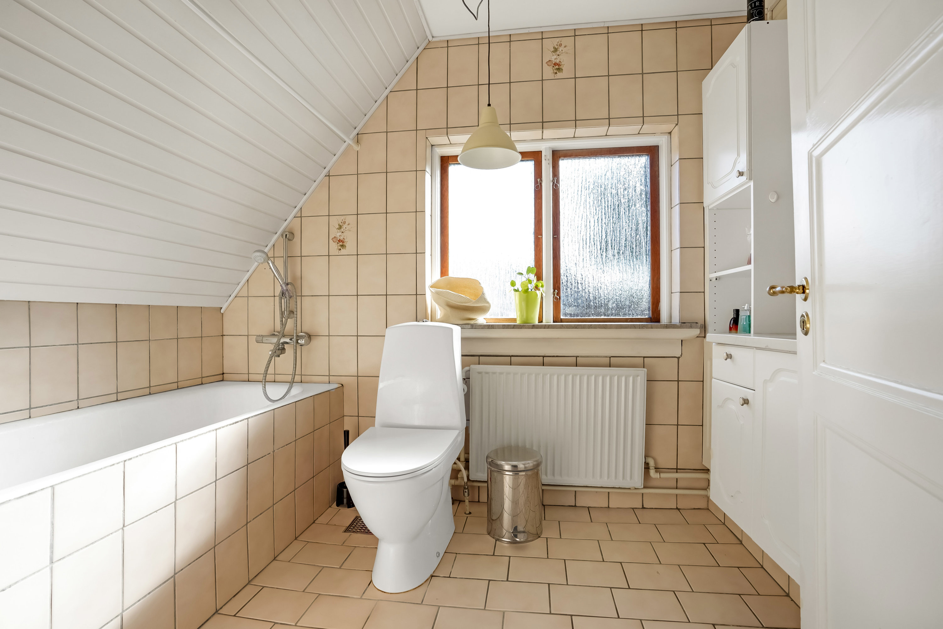 Fremhævet badeværelse billede i fuldskærmstilstand. Billede af Norgesvej 12, 5500 Middelfart