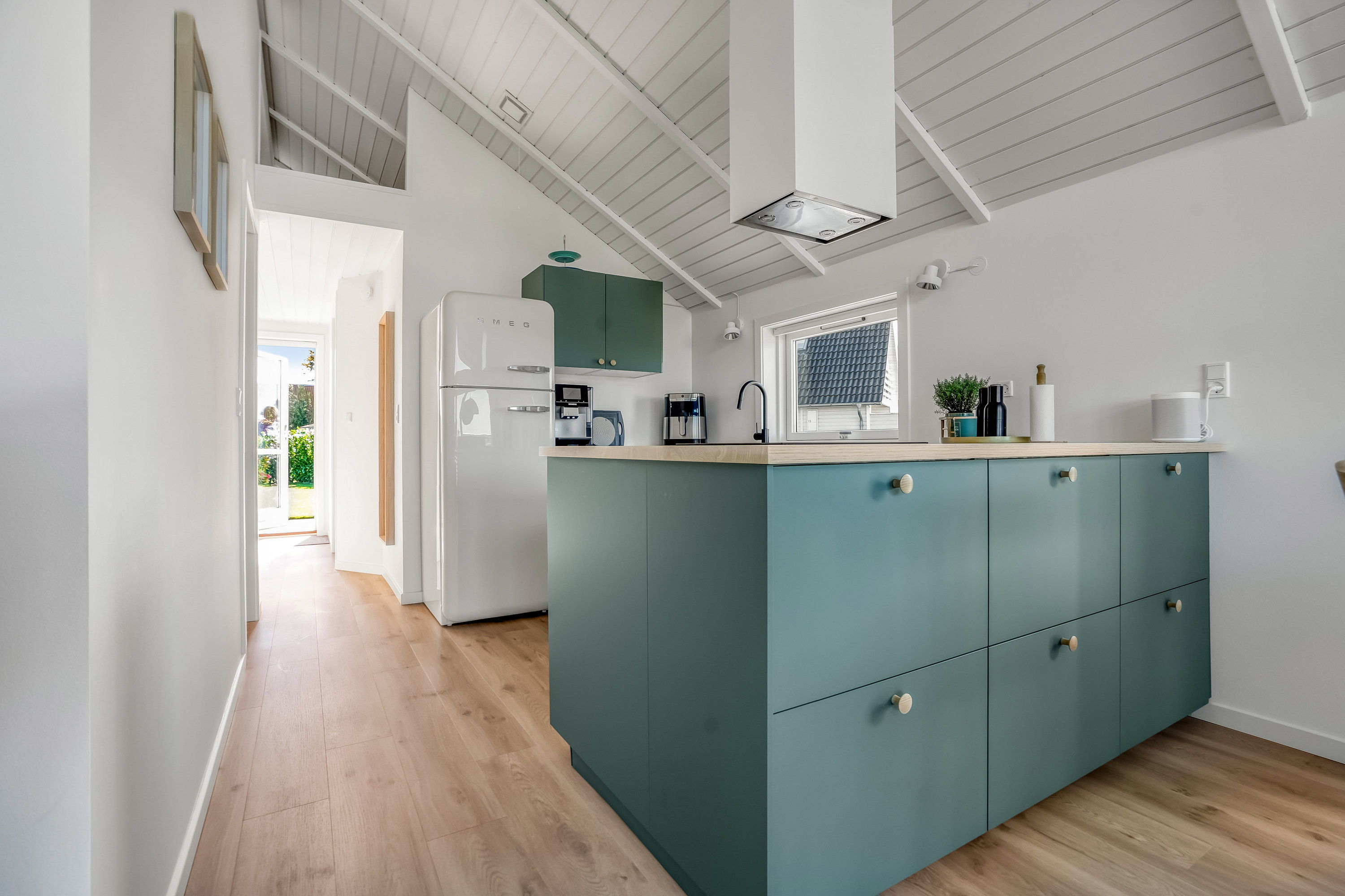 Fremhævet køkken billede i fuldskærmstilstand. Billede af Åvej 18, Varbjerg Strand, 5464 Brenderup Fyn