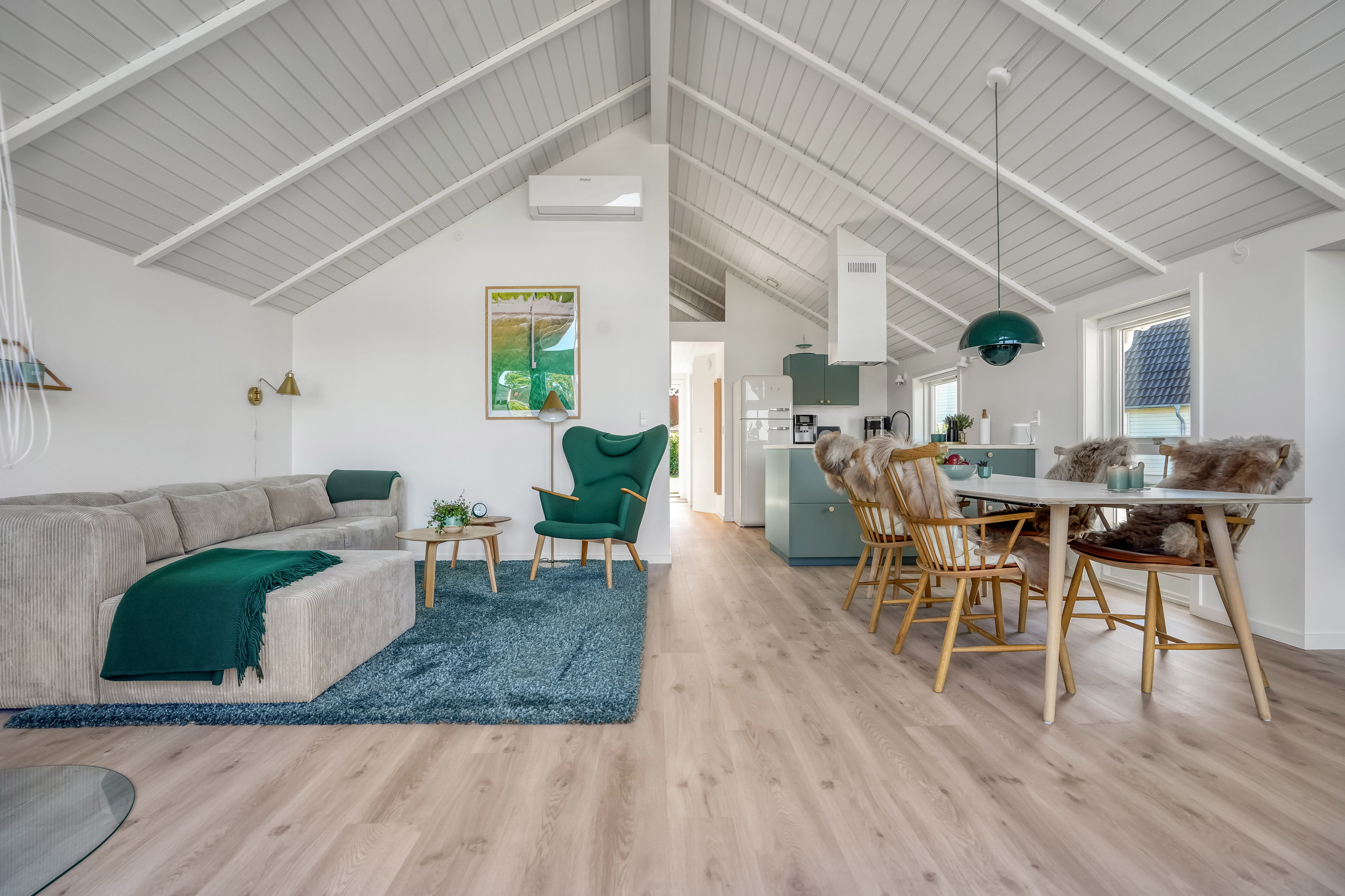 Fremhævet stue billede i fuldskærmstilstand. Billede af Åvej 18, Varbjerg Strand, 5464 Brenderup Fyn