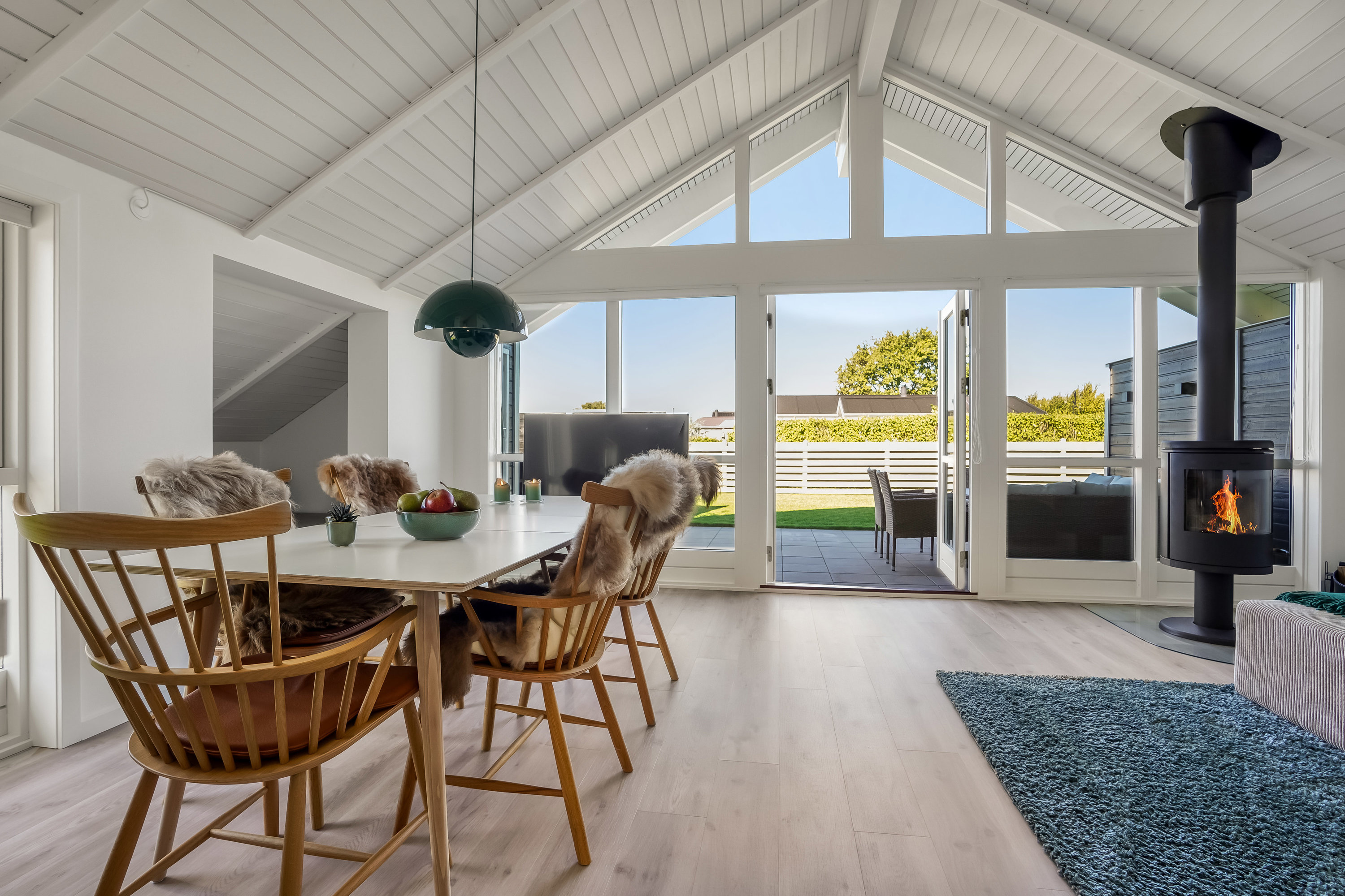 Fremhævet stue billede i fuldskærmstilstand. Billede af Åvej 18, Varbjerg Strand, 5464 Brenderup Fyn