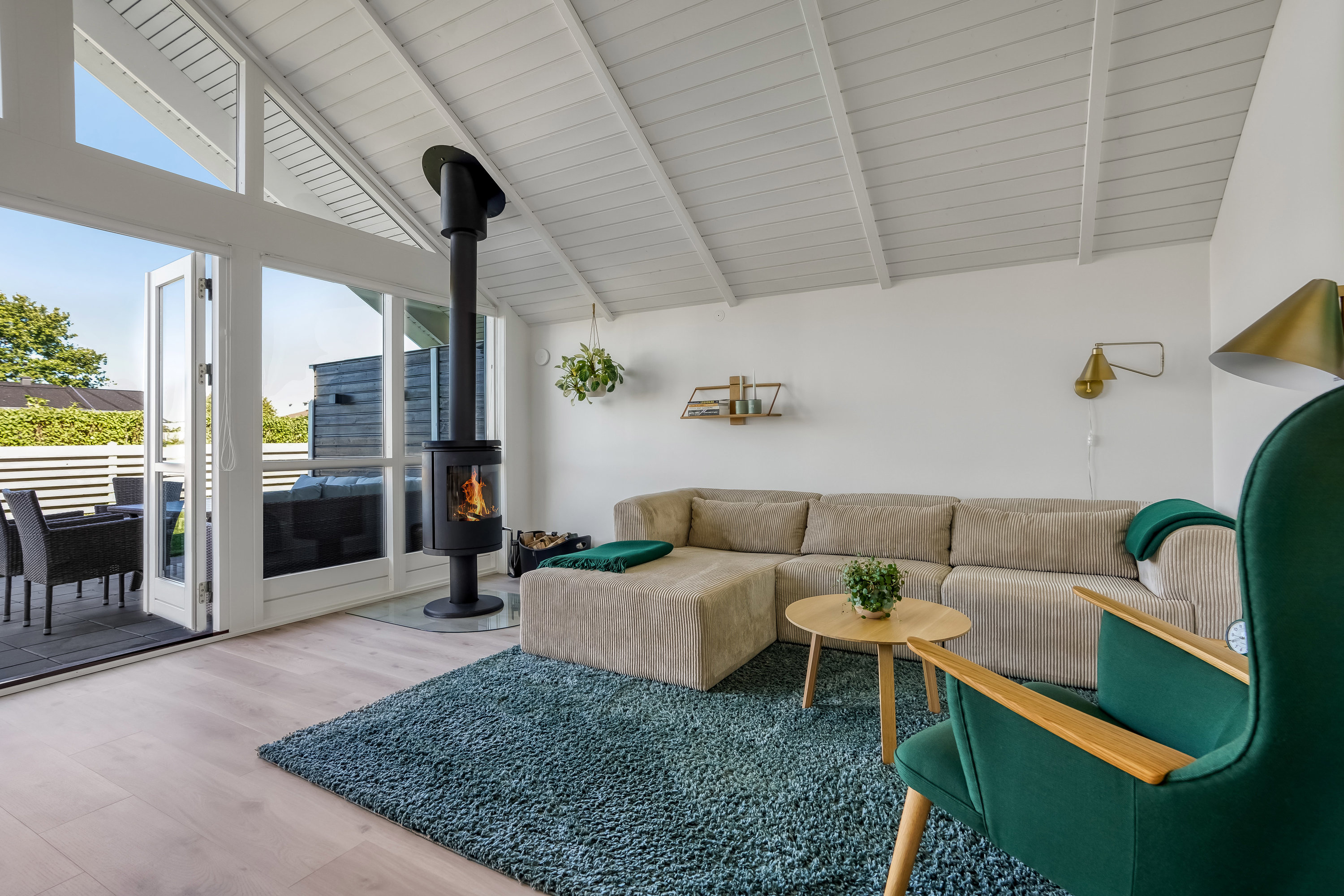 Fremhævet stue billede i fuldskærmstilstand. Billede af Åvej 18, Varbjerg Strand, 5464 Brenderup Fyn