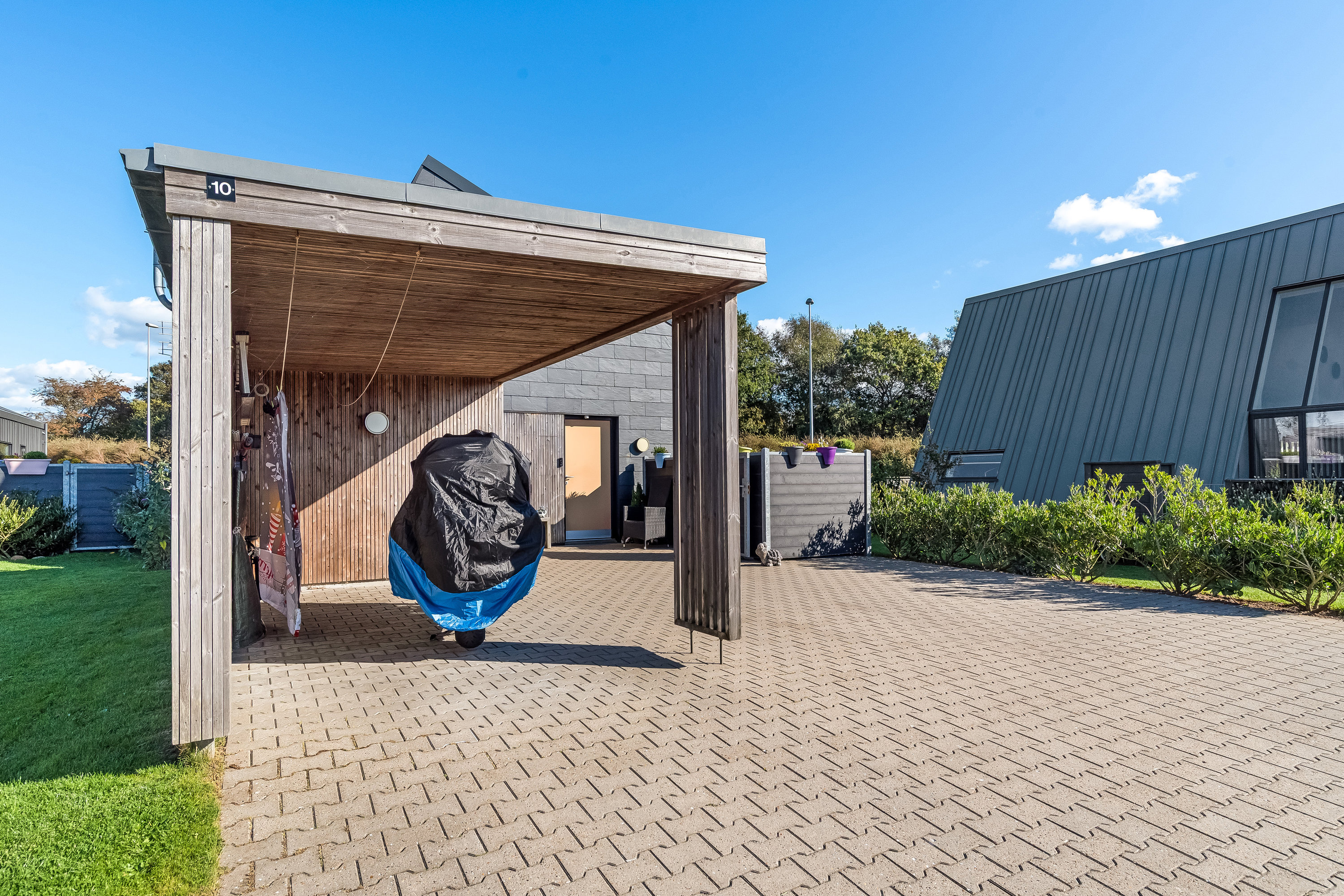 Fremhævet forhave billede i fuldskærmstilstand. Billede af Teglparken 10, 7500 Holstebro