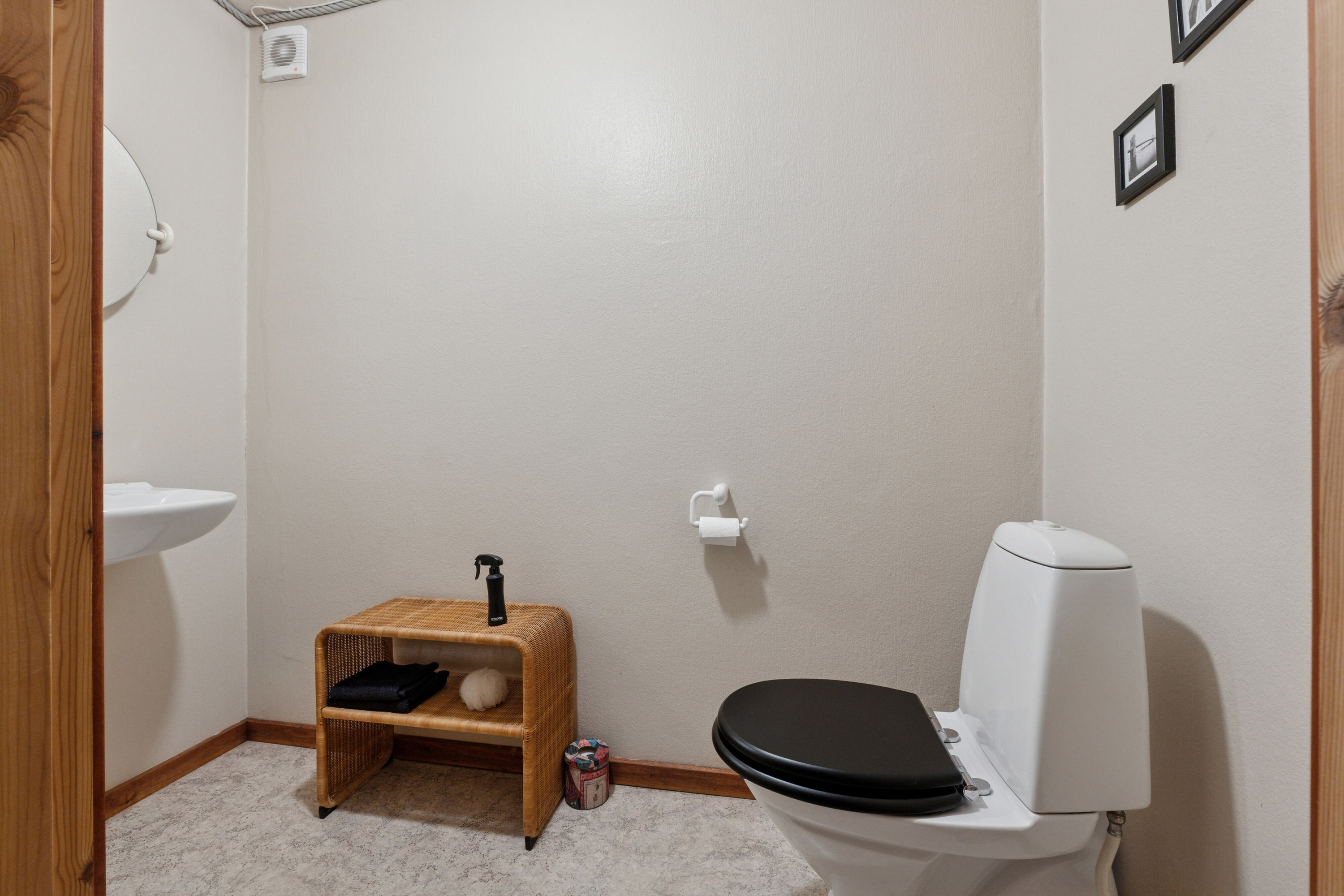 Fremhævet badeværelse billede i fuldskærmstilstand. Billede af Hovedgaden 52, Ubby, 4490 Jerslev Sjælland