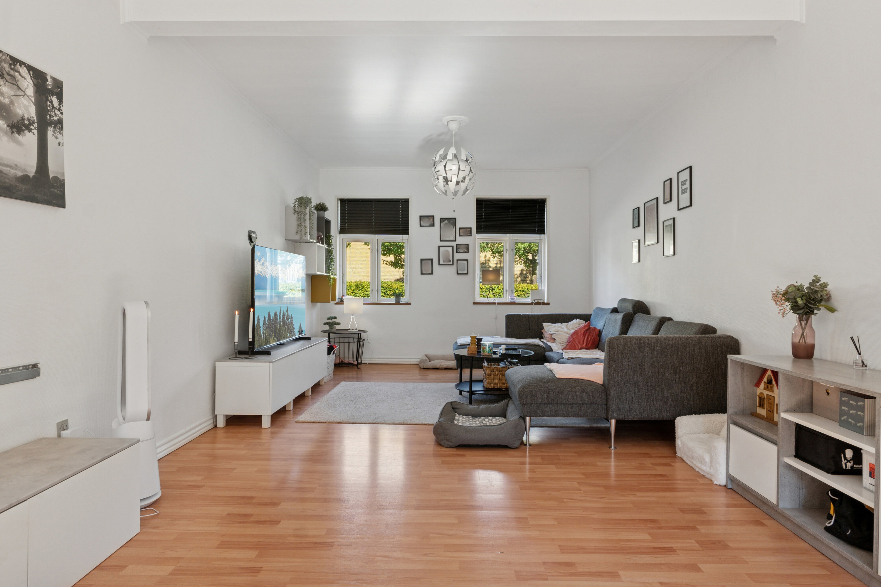 Fremhævet stue billede i fuldskærmstilstand. Billede af Hovedgaden 52, Ubby, 4490 Jerslev Sjælland