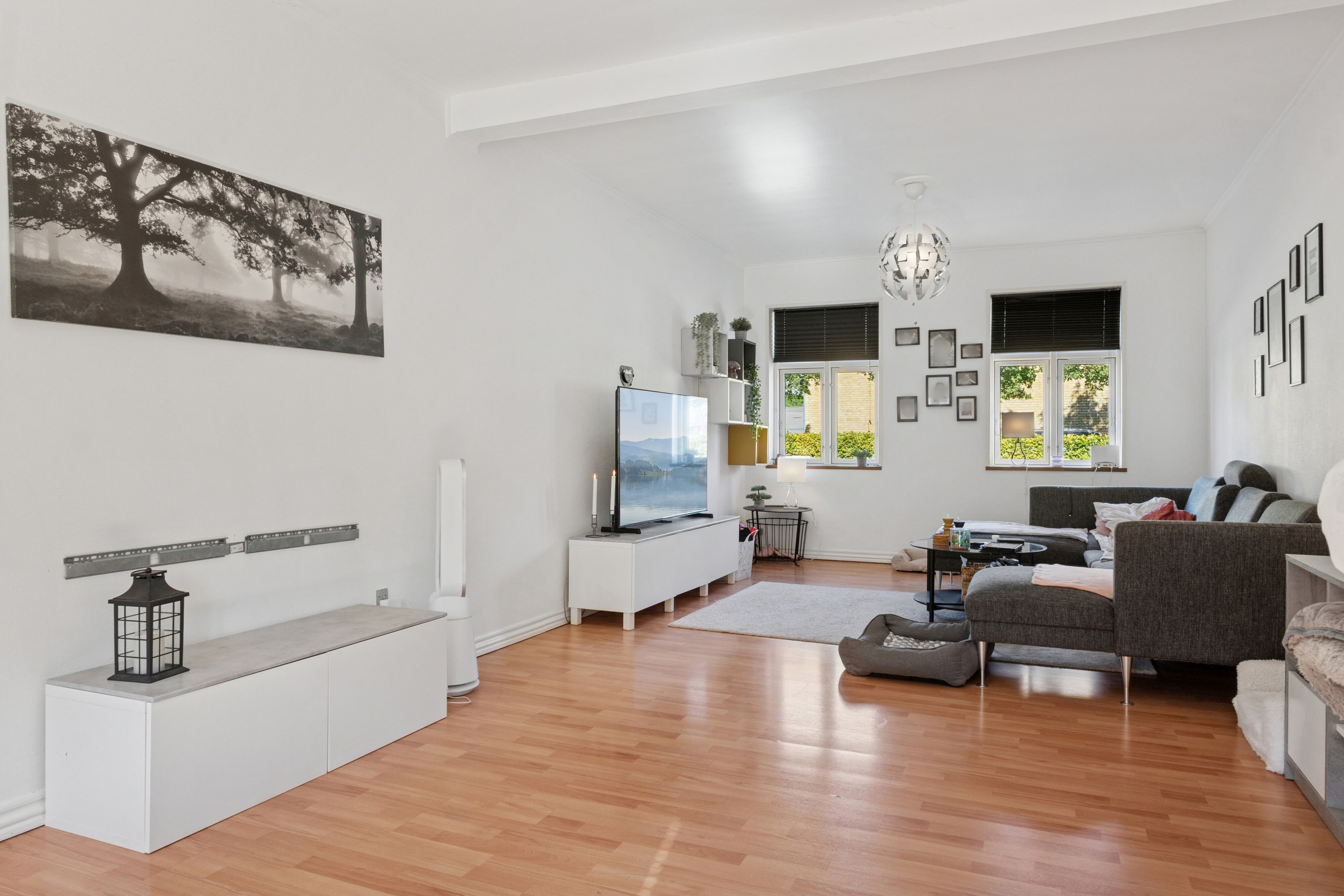 Fremhævet stue billede i fuldskærmstilstand. Billede af Hovedgaden 52, Ubby, 4490 Jerslev Sjælland