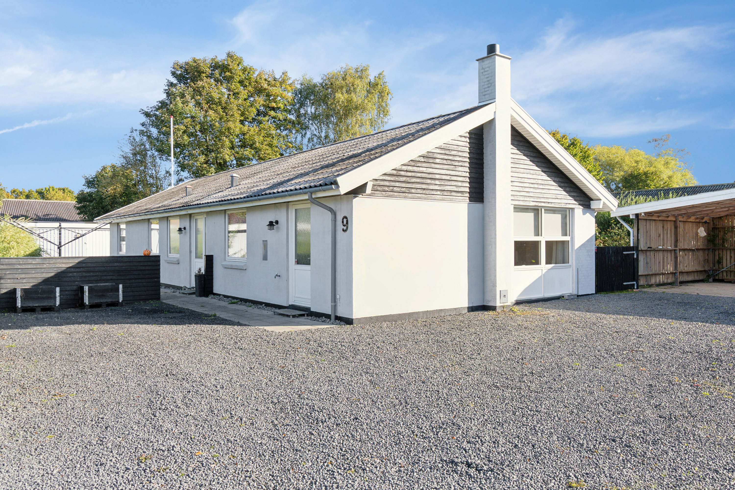 Fremhævet set fra vejen billede i fuldskærmstilstand. Billede af Skydevænget 9, 4262 Sandved