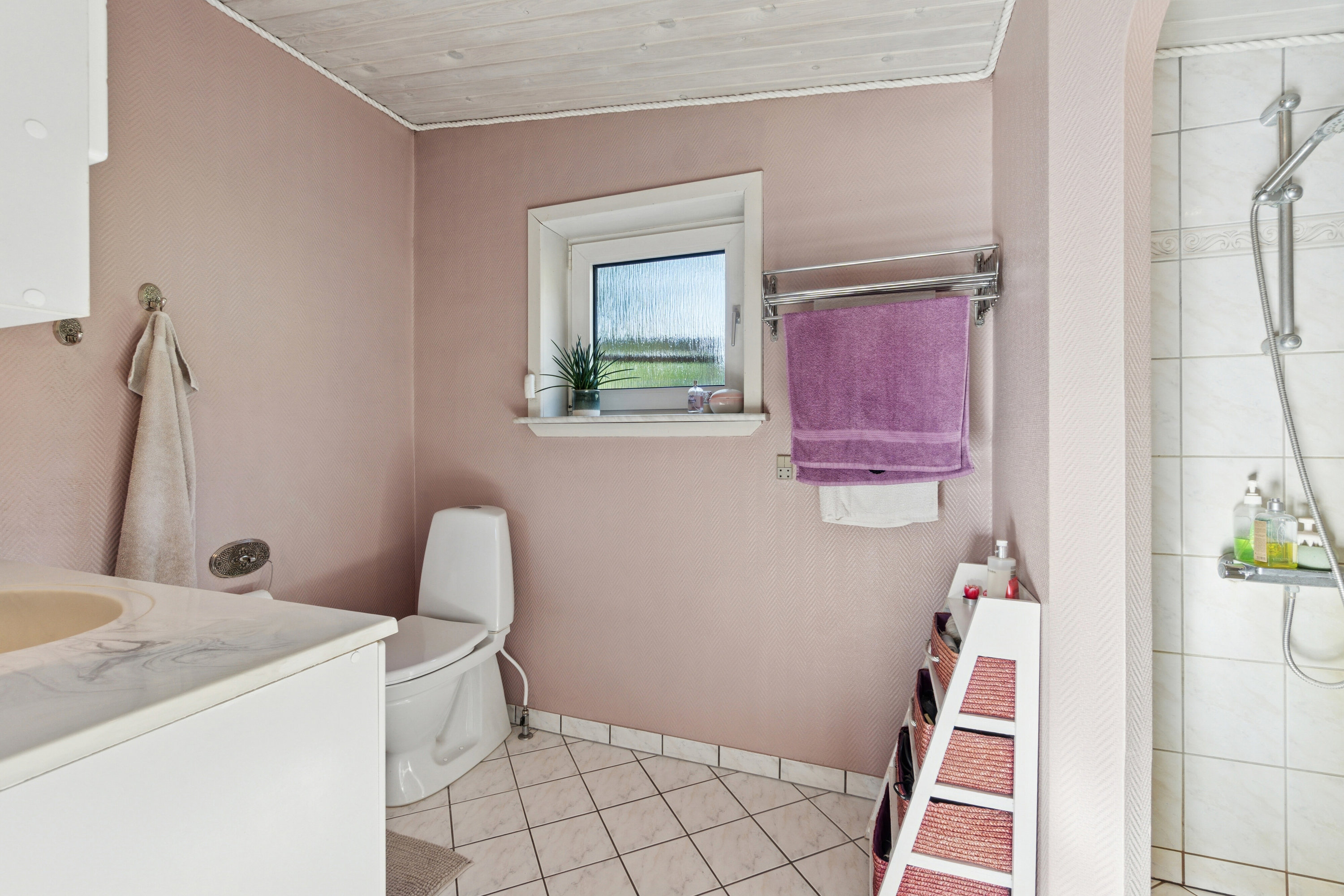 Fremhævet badeværelse billede i fuldskærmstilstand. Billede af Bredgade 232, 7760 Hurup Thy