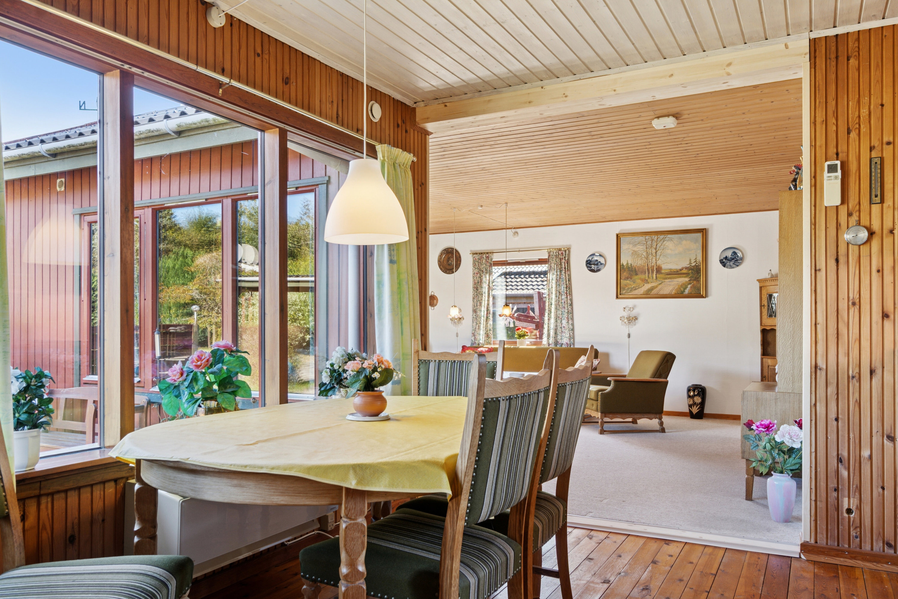 Fremhævet spisestue billede i fuldskærmstilstand. Billede af Olaf Poulsensvej 5, Evetofte, 3370 Melby