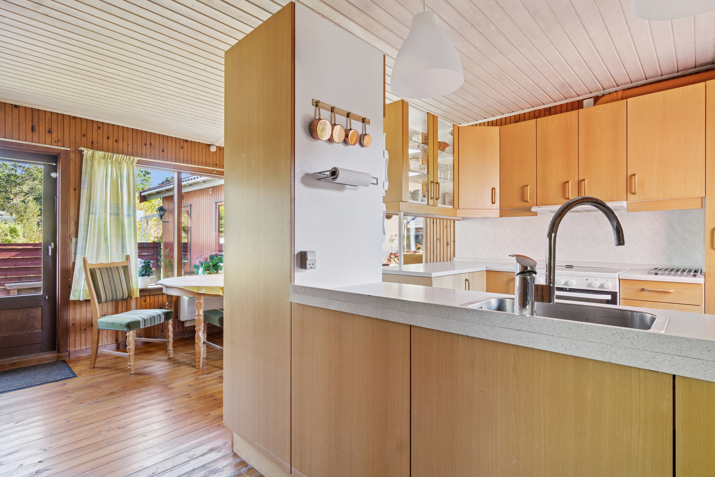 Fremhævet køkken billede i fuldskærmstilstand. Billede af Olaf Poulsensvej 5, Evetofte, 3370 Melby