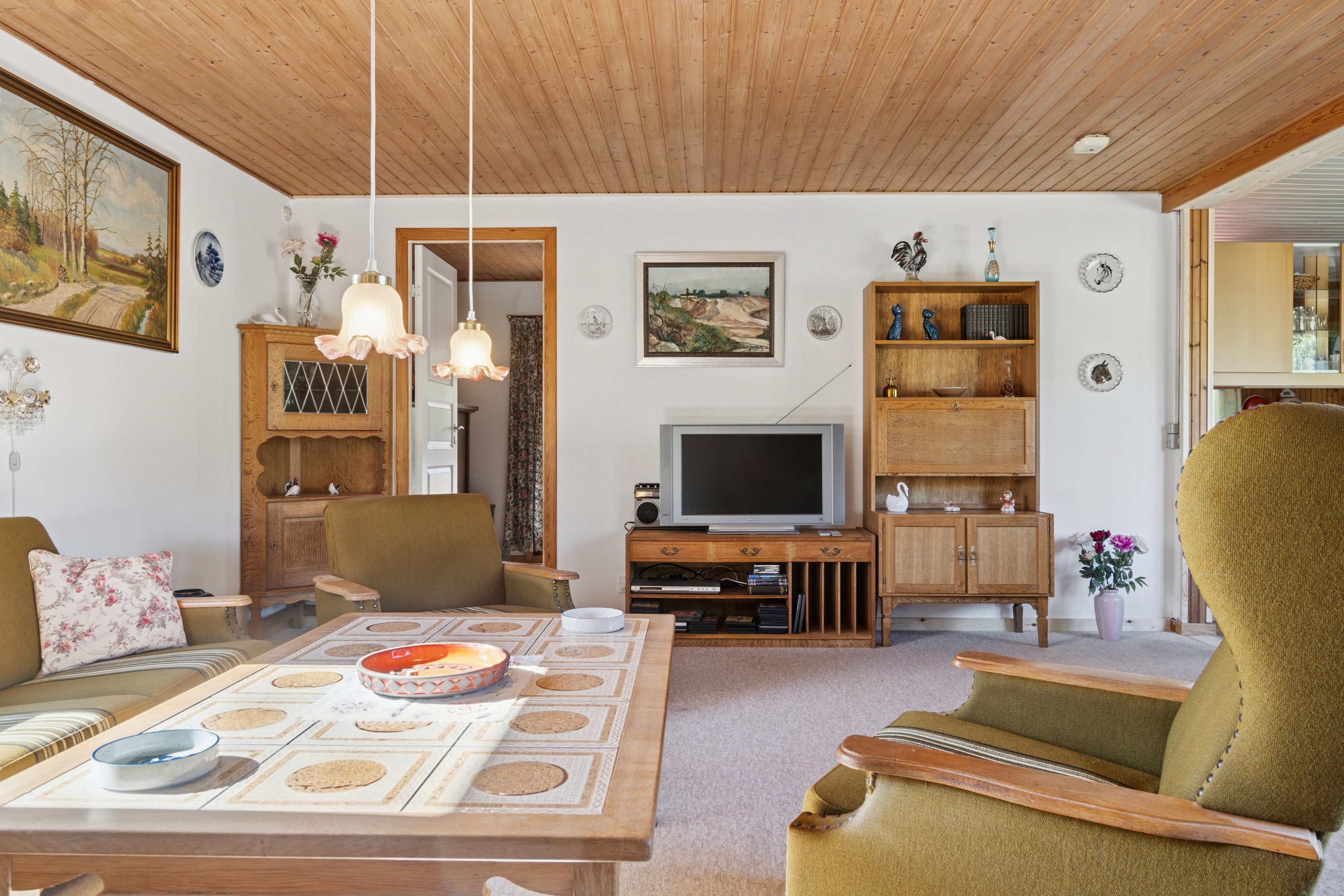 Fremhævet stue billede i fuldskærmstilstand. Billede af Olaf Poulsensvej 5, Evetofte, 3370 Melby