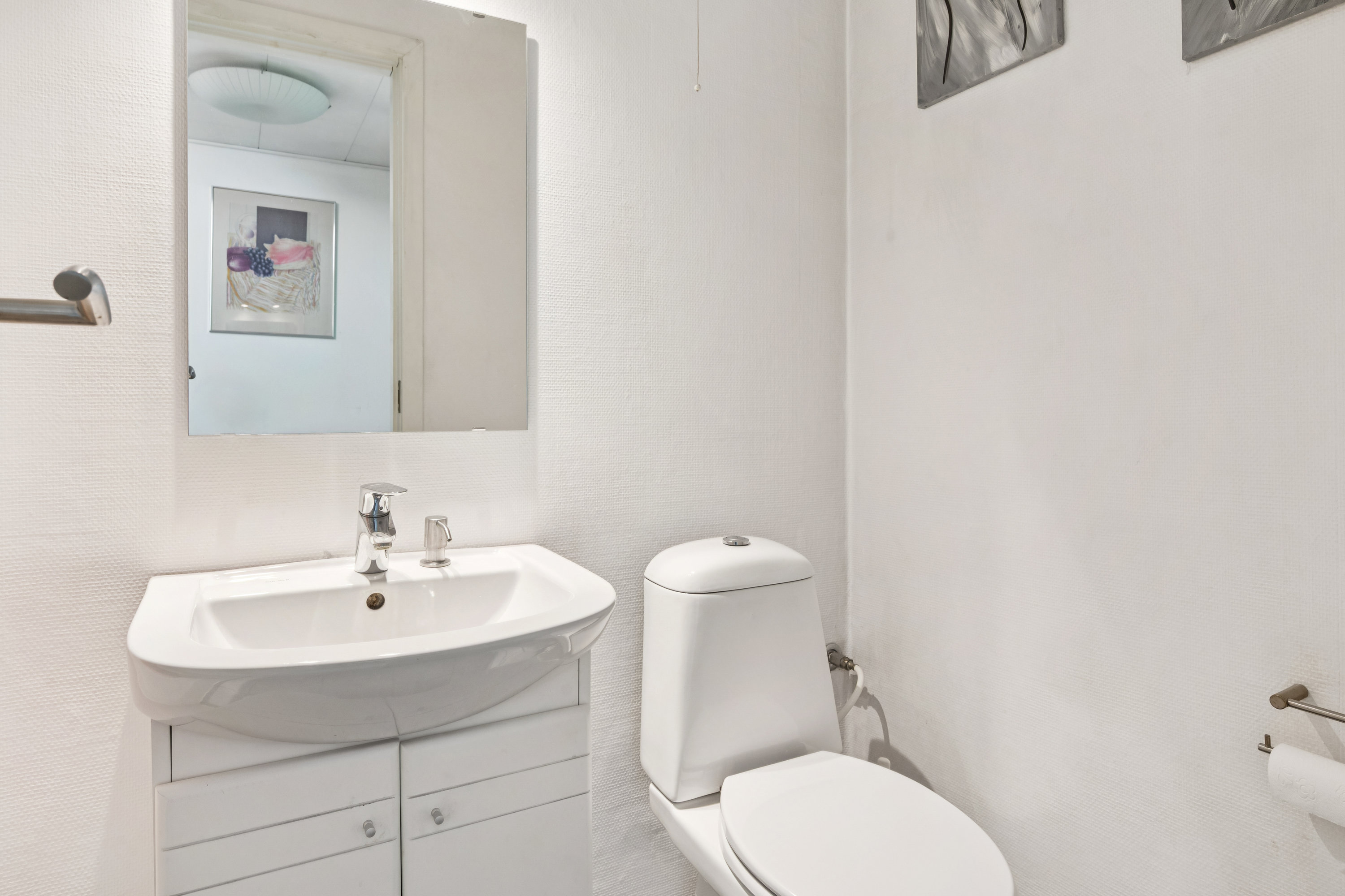 Fremhævet badeværelse billede i fuldskærmstilstand. Billede af Rønvangen 116, 8382 Hinnerup