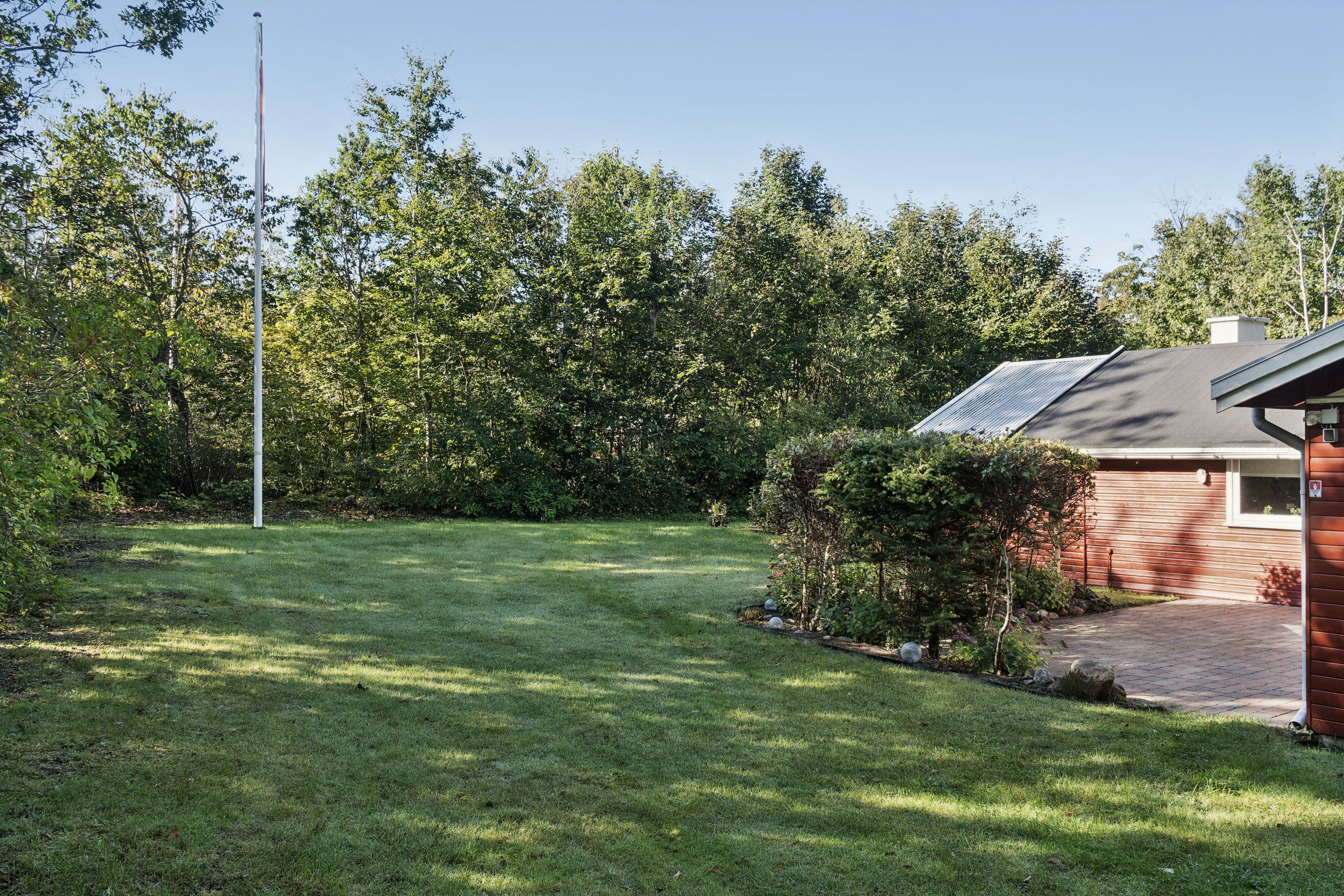 Fremhævet set fra haven billede i fuldskærmstilstand. Billede af Skovbakken 8, Hønsinge L, 4560 Vig