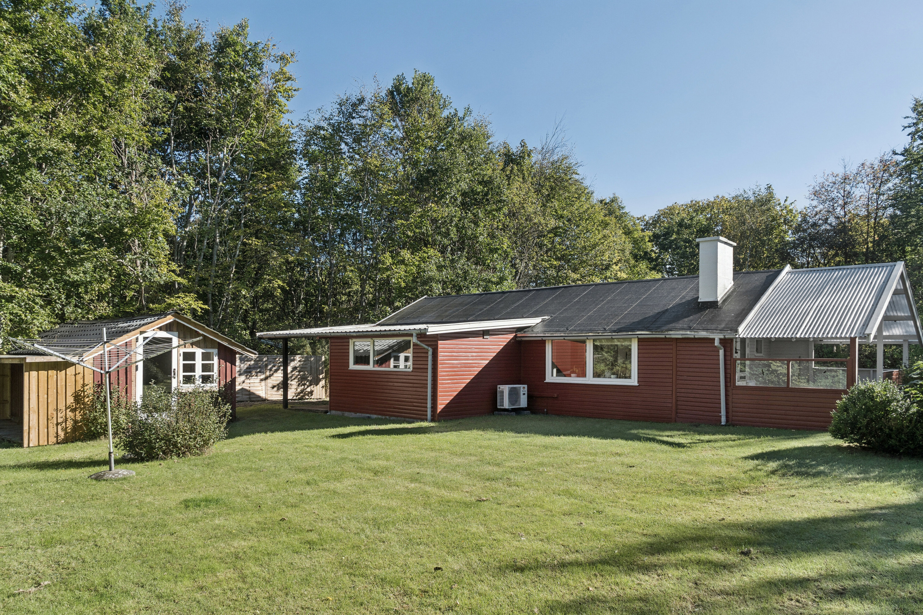 Fremhævet set fra haven billede i fuldskærmstilstand. Billede af Skovbakken 8, Hønsinge L, 4560 Vig