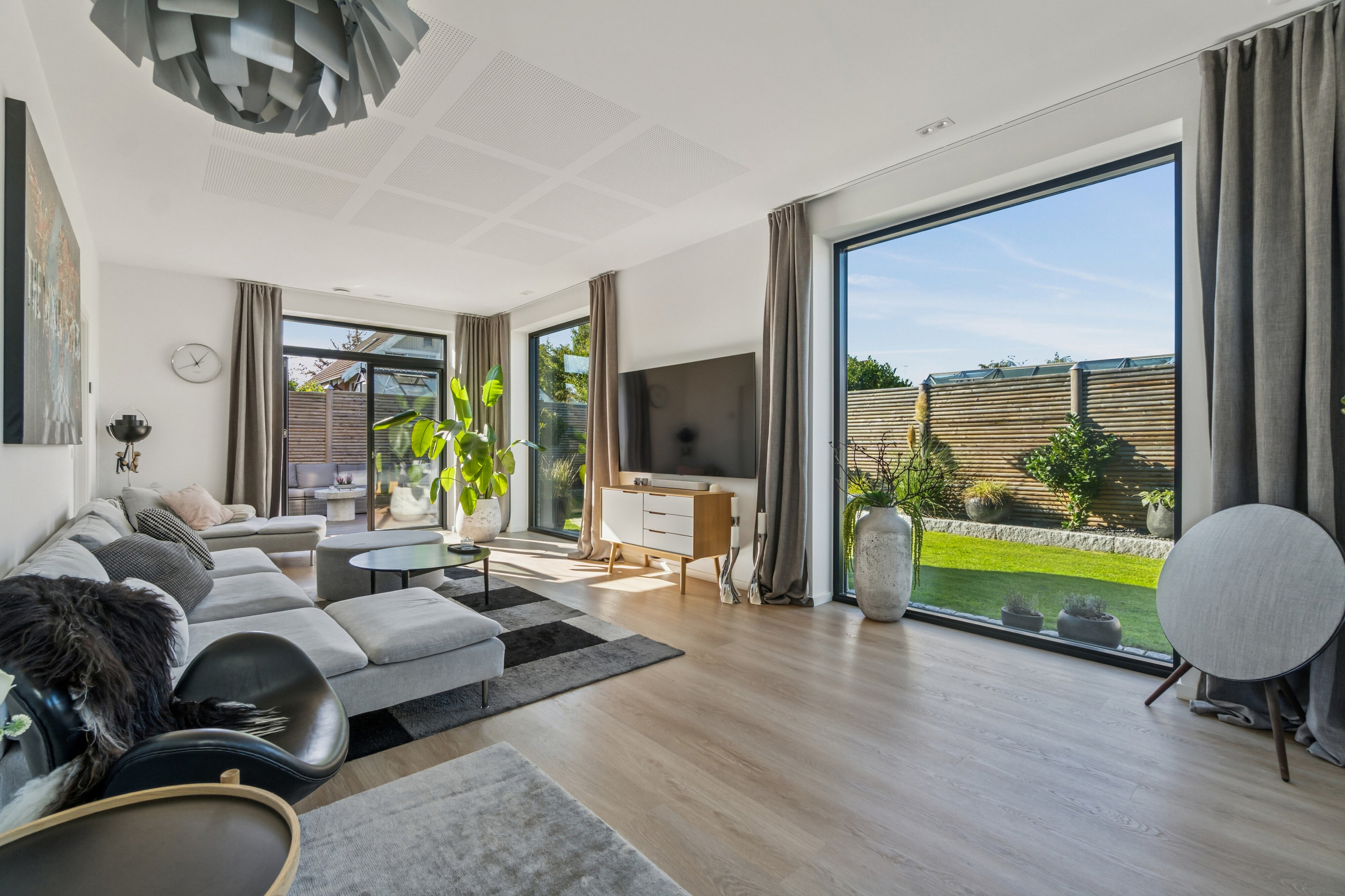 Fremhævet stue billede i fuldskærmstilstand. Billede af Ejby Alle 23, 2650 Hvidovre