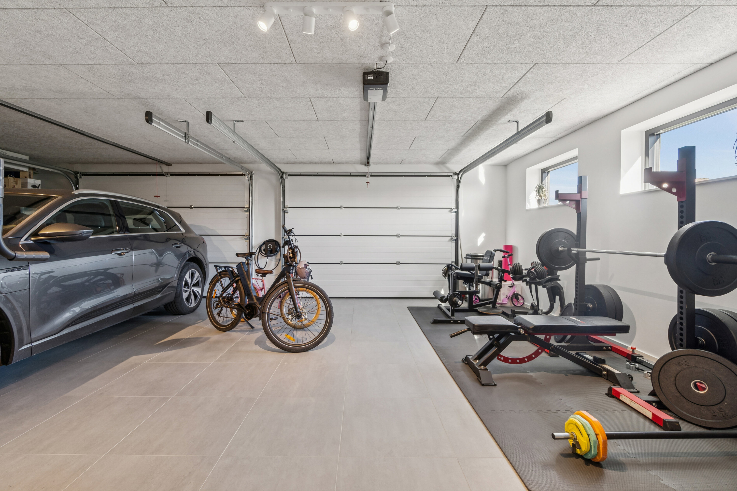 Fremhævet garage billede i fuldskærmstilstand. Billede af Ejby Alle 23, 2650 Hvidovre