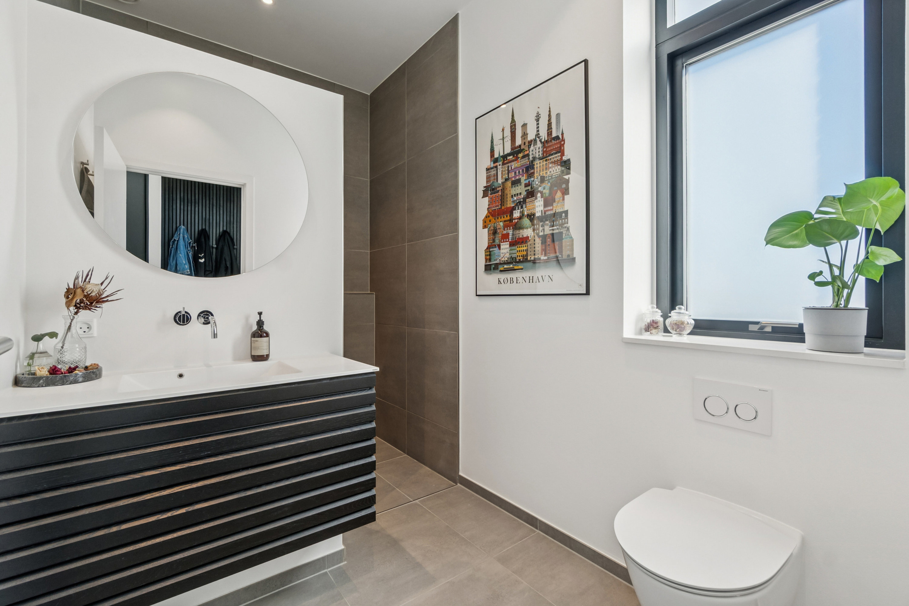 Fremhævet badeværelse billede i fuldskærmstilstand. Billede af Ejby Alle 23, 2650 Hvidovre