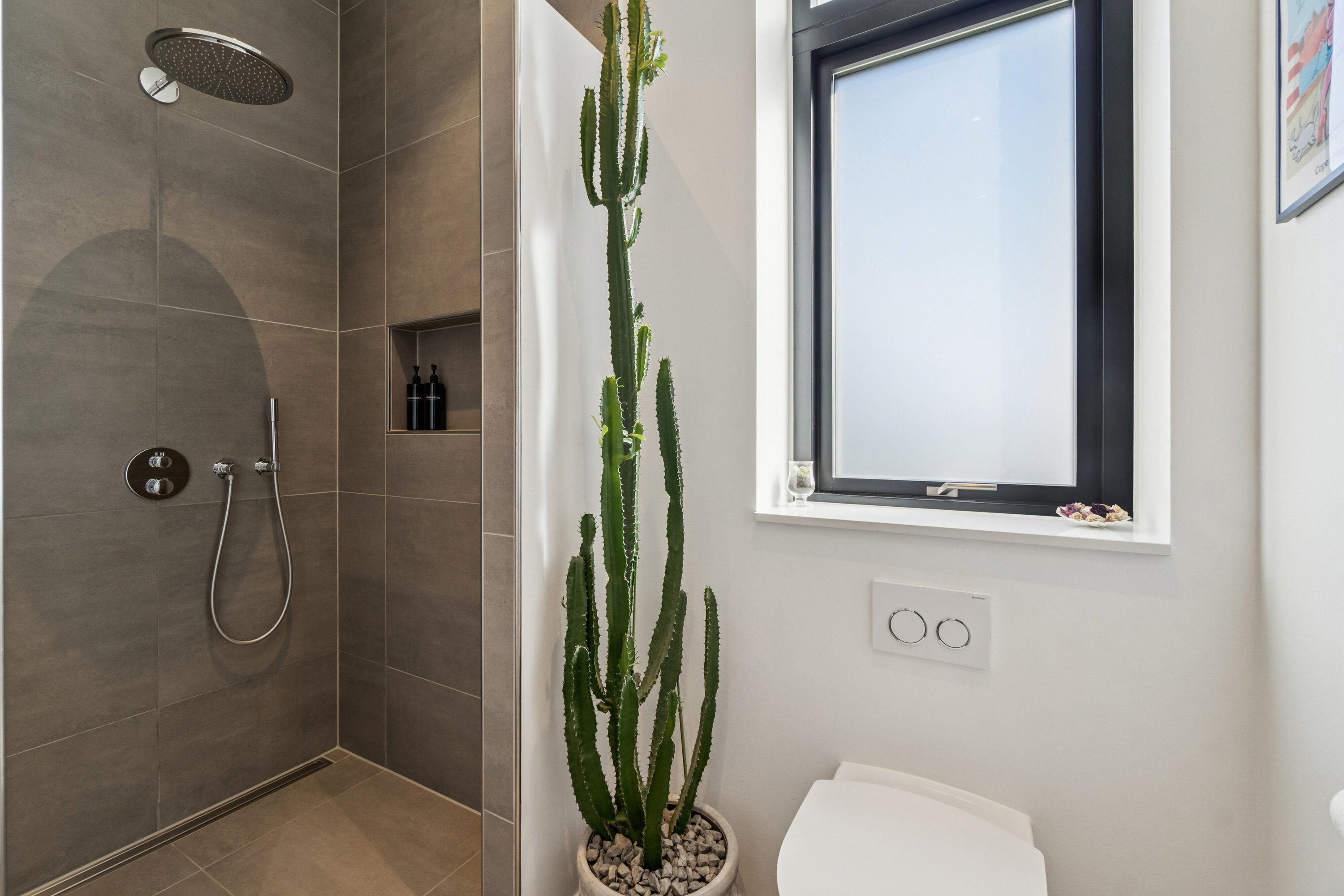 Fremhævet badeværelse billede i fuldskærmstilstand. Billede af Ejby Alle 23, 2650 Hvidovre