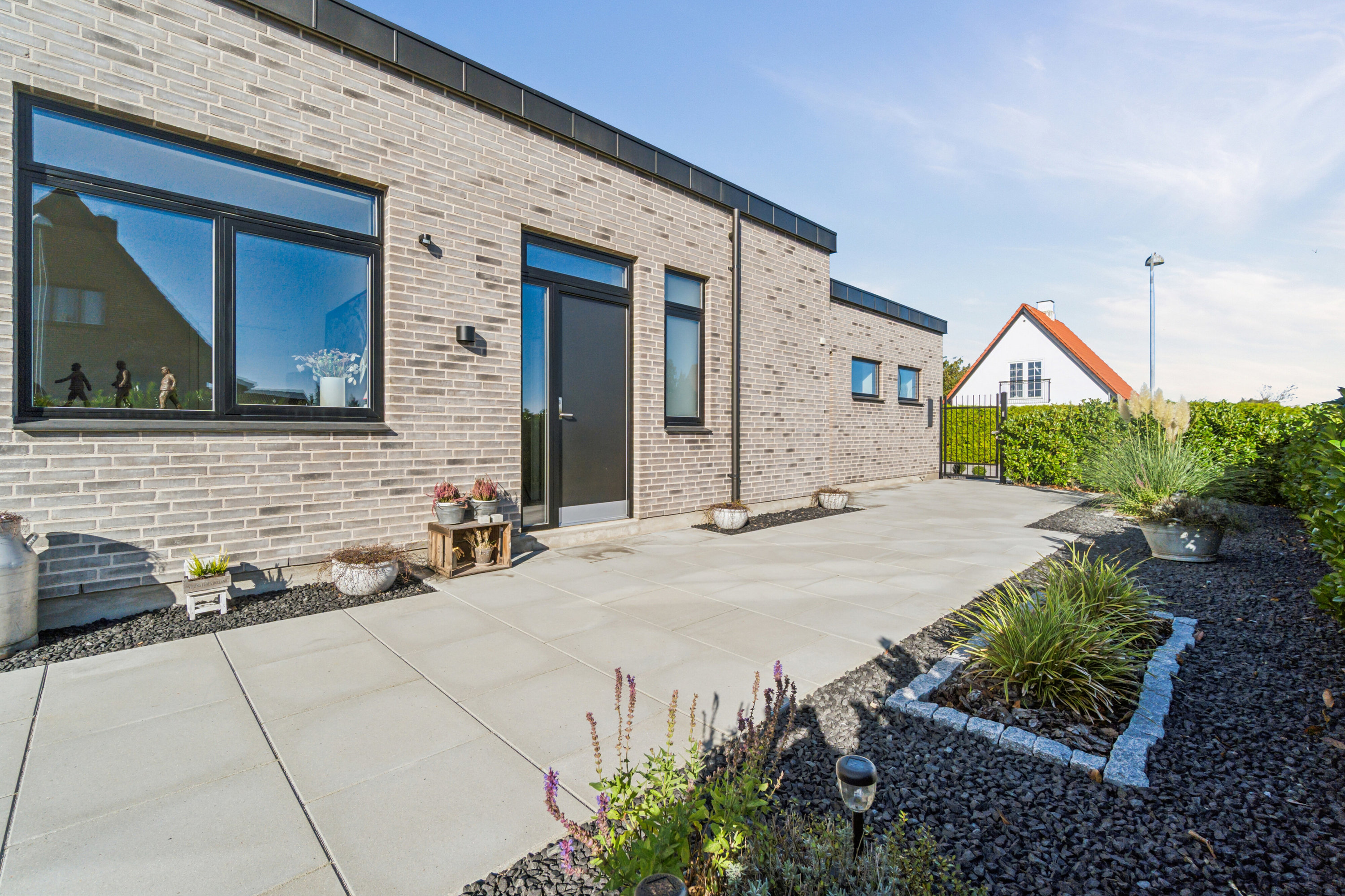 Fremhævet set fra haven billede i fuldskærmstilstand. Billede af Ejby Alle 23, 2650 Hvidovre