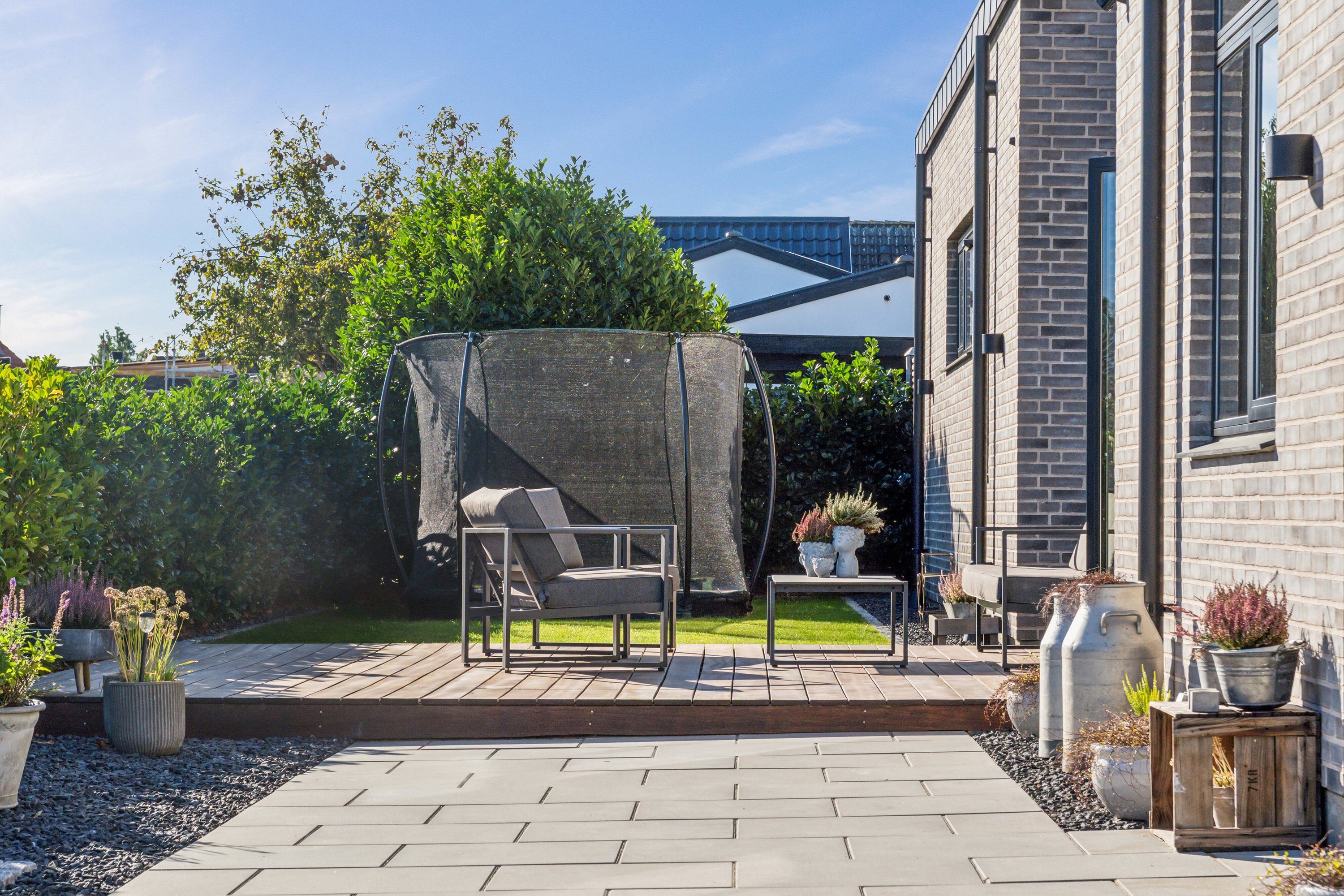 Fremhævet terrasse billede i fuldskærmstilstand. Billede af Ejby Alle 23, 2650 Hvidovre