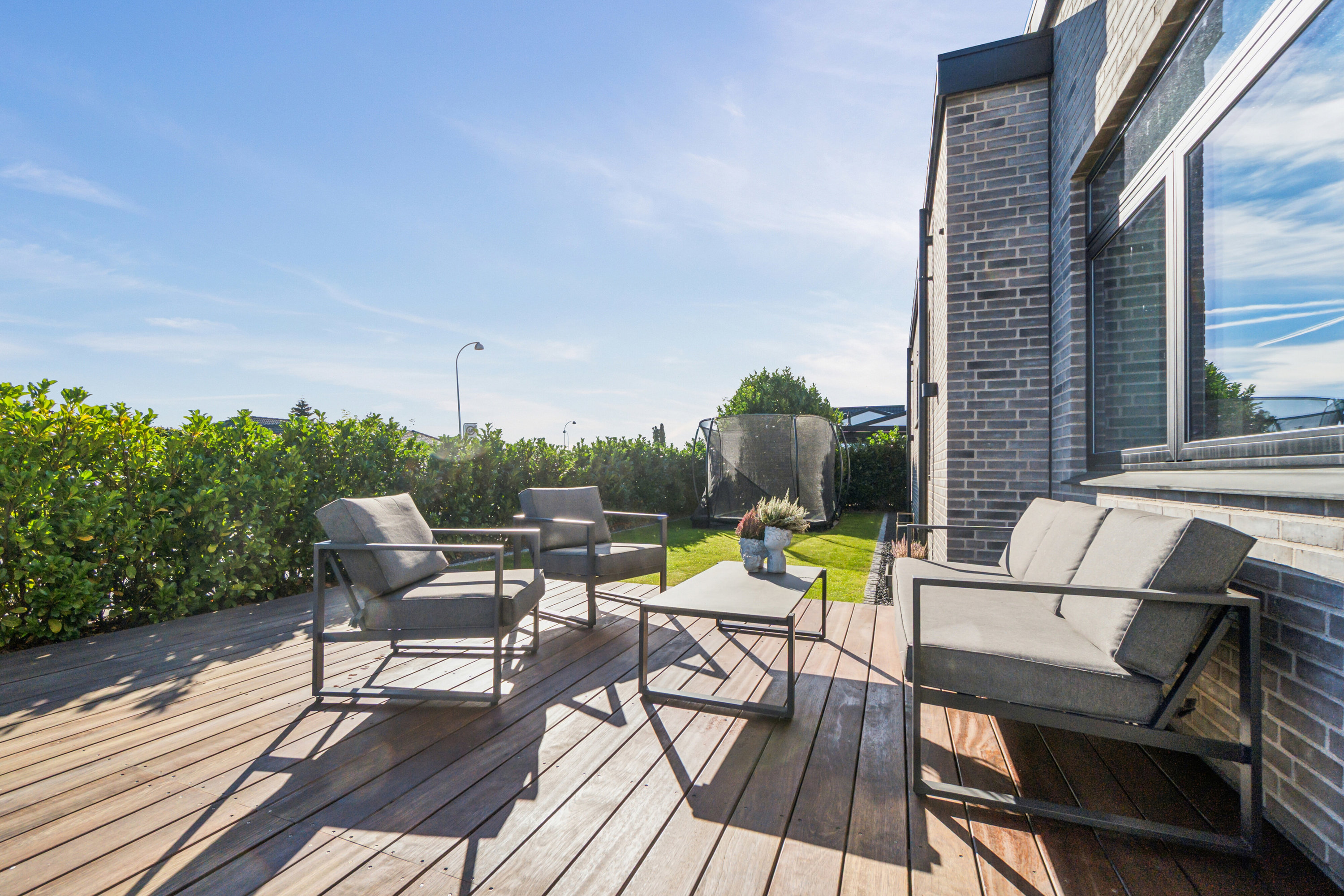 Fremhævet terrasse billede i fuldskærmstilstand. Billede af Ejby Alle 23, 2650 Hvidovre