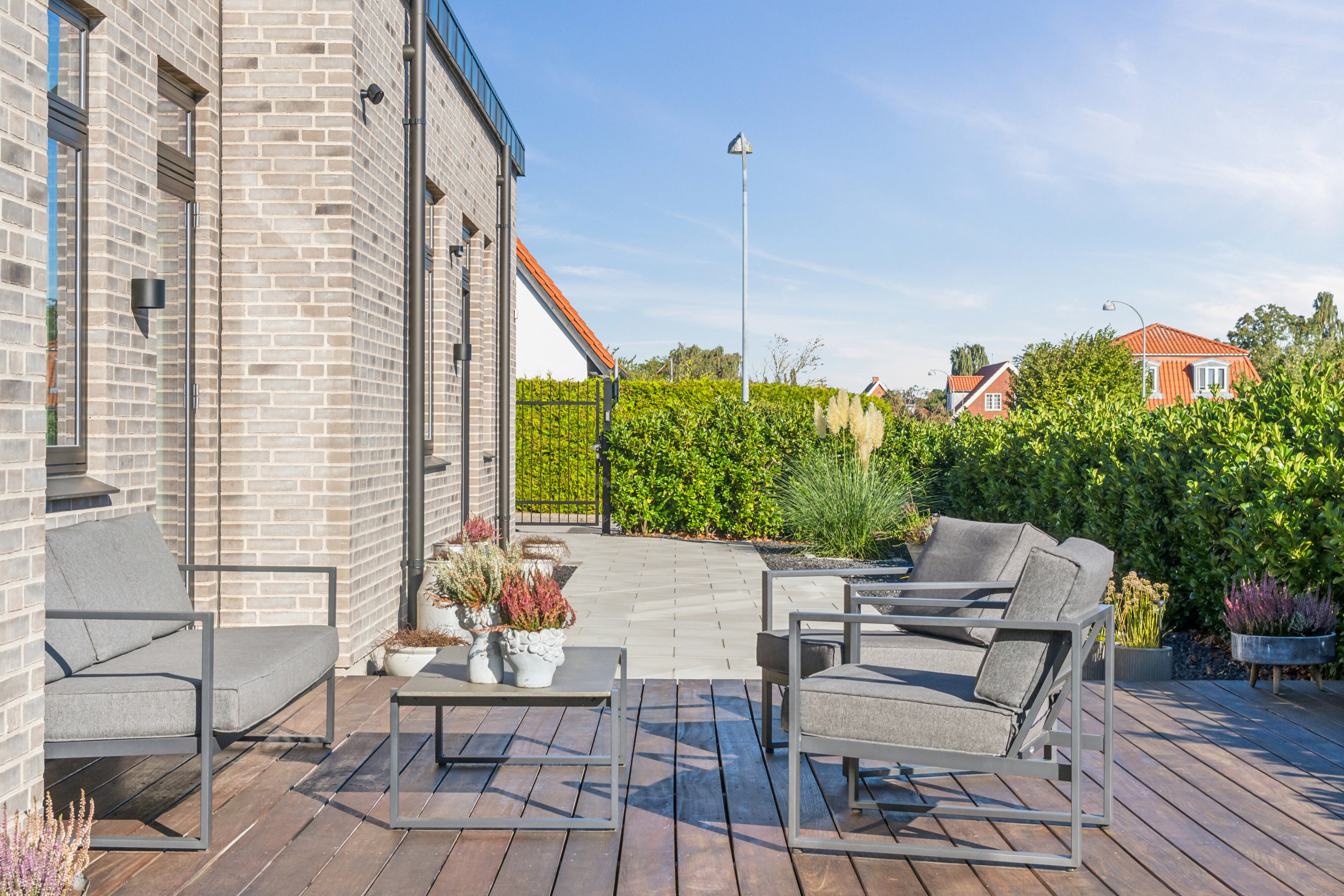 Fremhævet terrasse billede i fuldskærmstilstand. Billede af Ejby Alle 23, 2650 Hvidovre