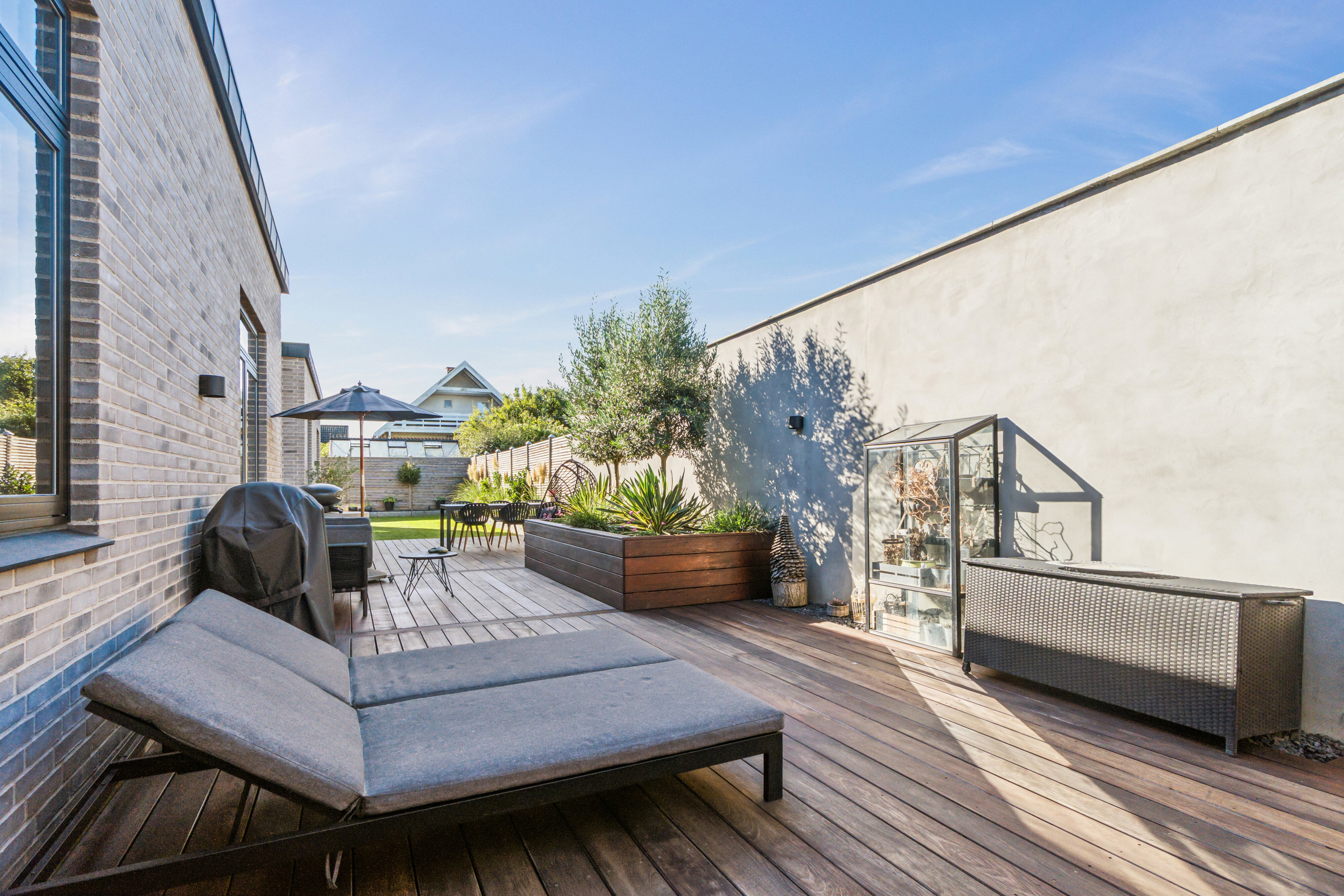 Fremhævet terrasse billede i fuldskærmstilstand. Billede af Ejby Alle 23, 2650 Hvidovre