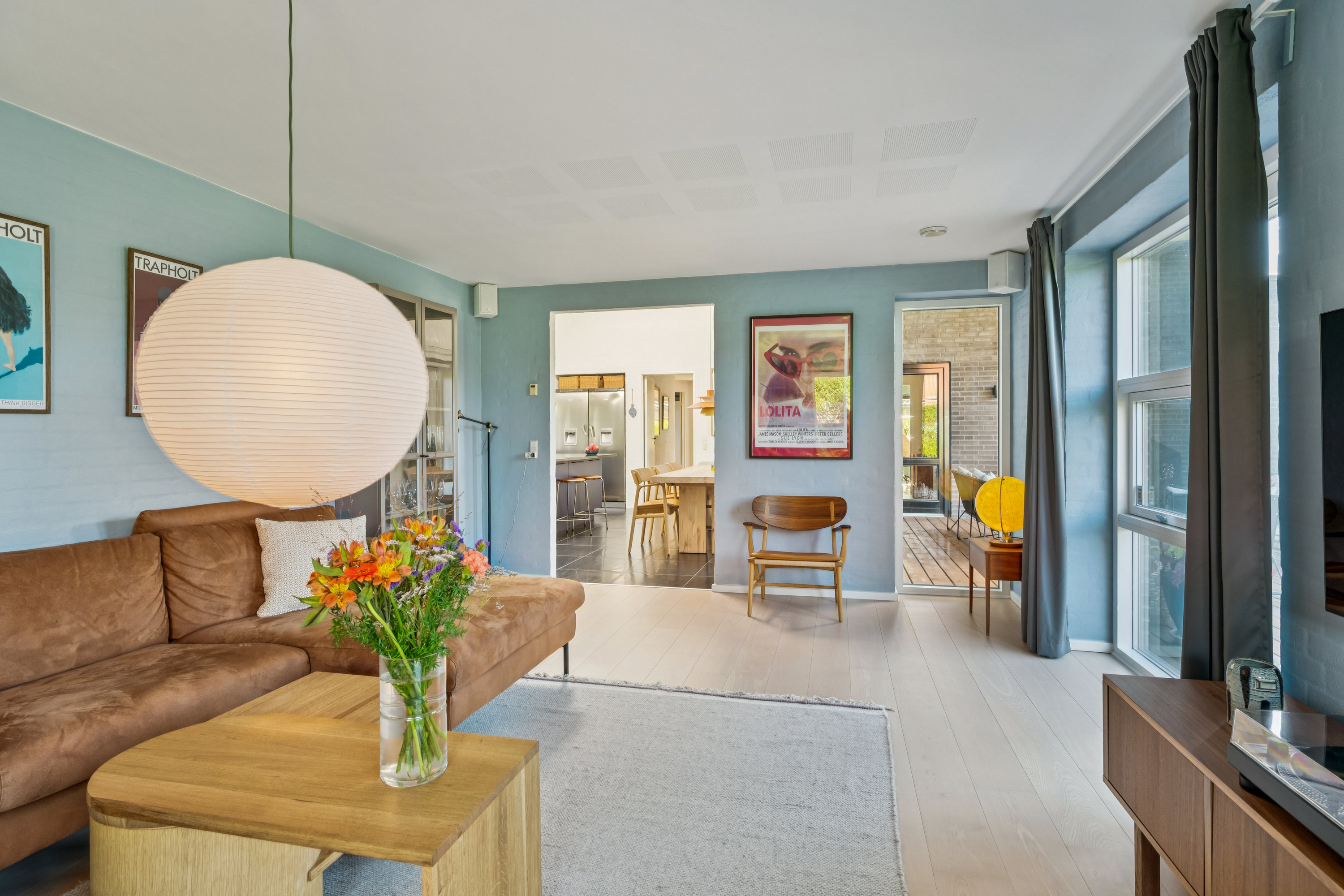 Fremhævet stue billede i fuldskærmstilstand. Billede af Korsagervej 4, Foldby, 8382 Hinnerup