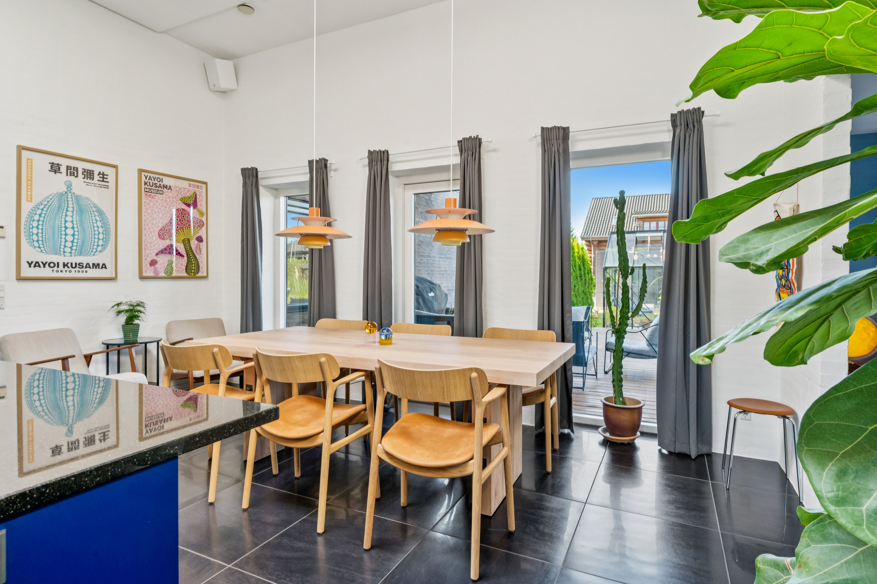 Fremhævet stue billede i fuldskærmstilstand. Billede af Korsagervej 4, Foldby, 8382 Hinnerup