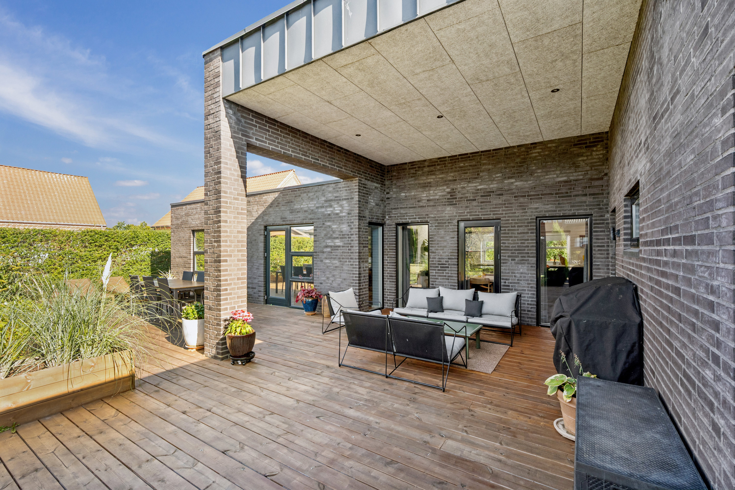 Fremhævet ejendom 1 billede i fuldskærmstilstand. Billede af Korsagervej 4, Foldby, 8382 Hinnerup