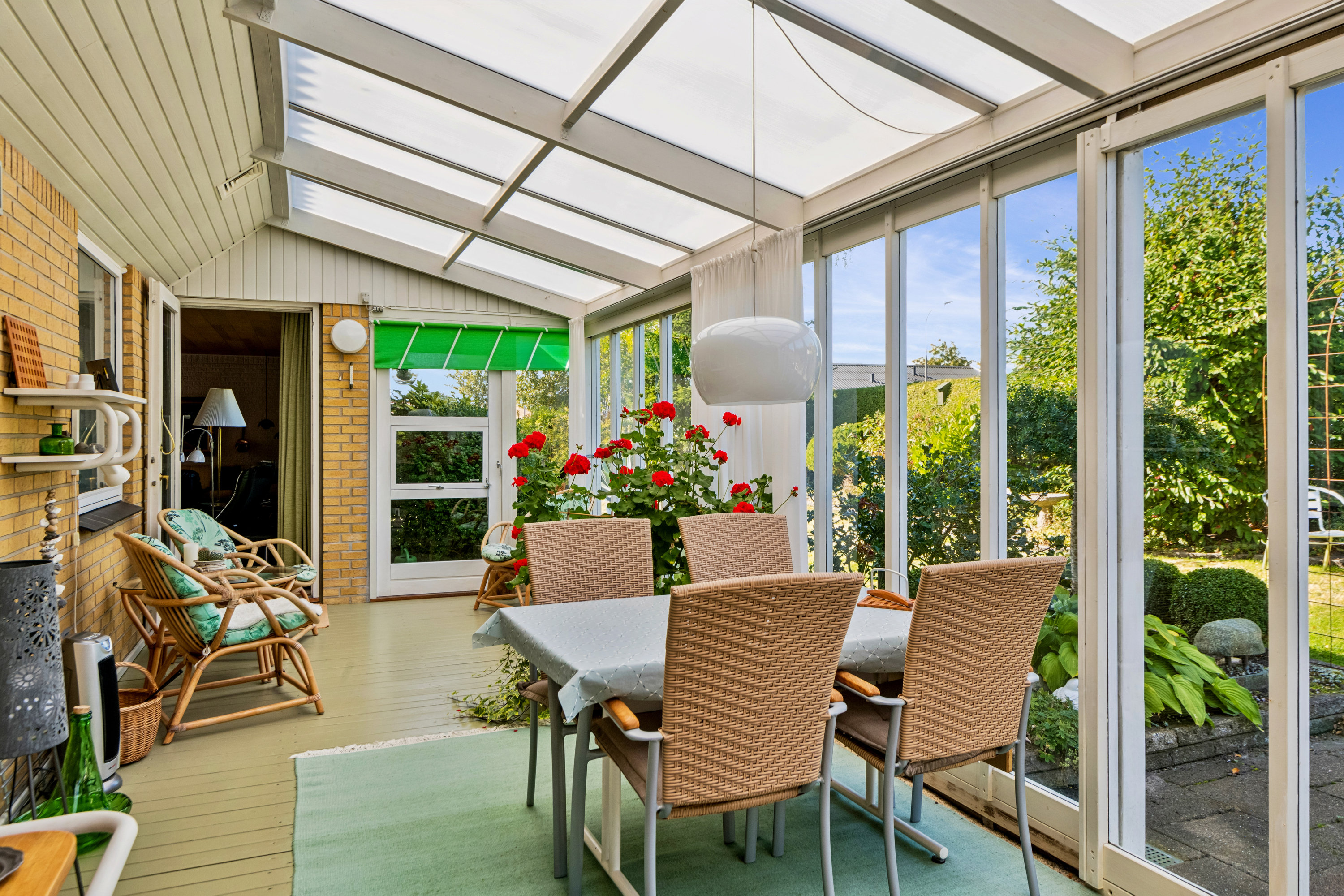 Fremhævet udestue billede i fuldskærmstilstand. Billede af Børglumvej 3, 9220 Aalborg Øst