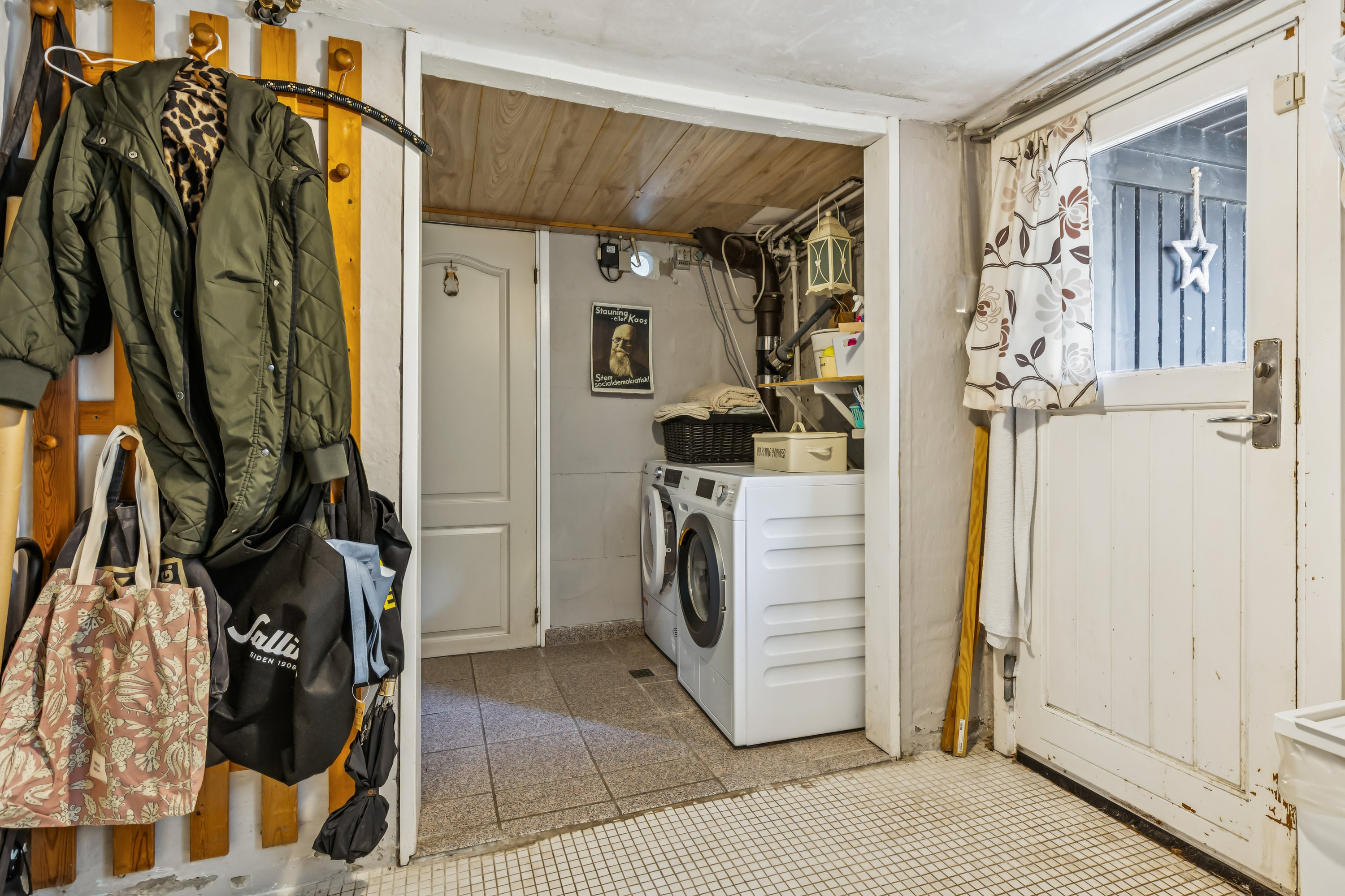 Fremhævet disponibelt billede i fuldskærmstilstand. Billede af Hovedgaden 107, 4520 Svinninge