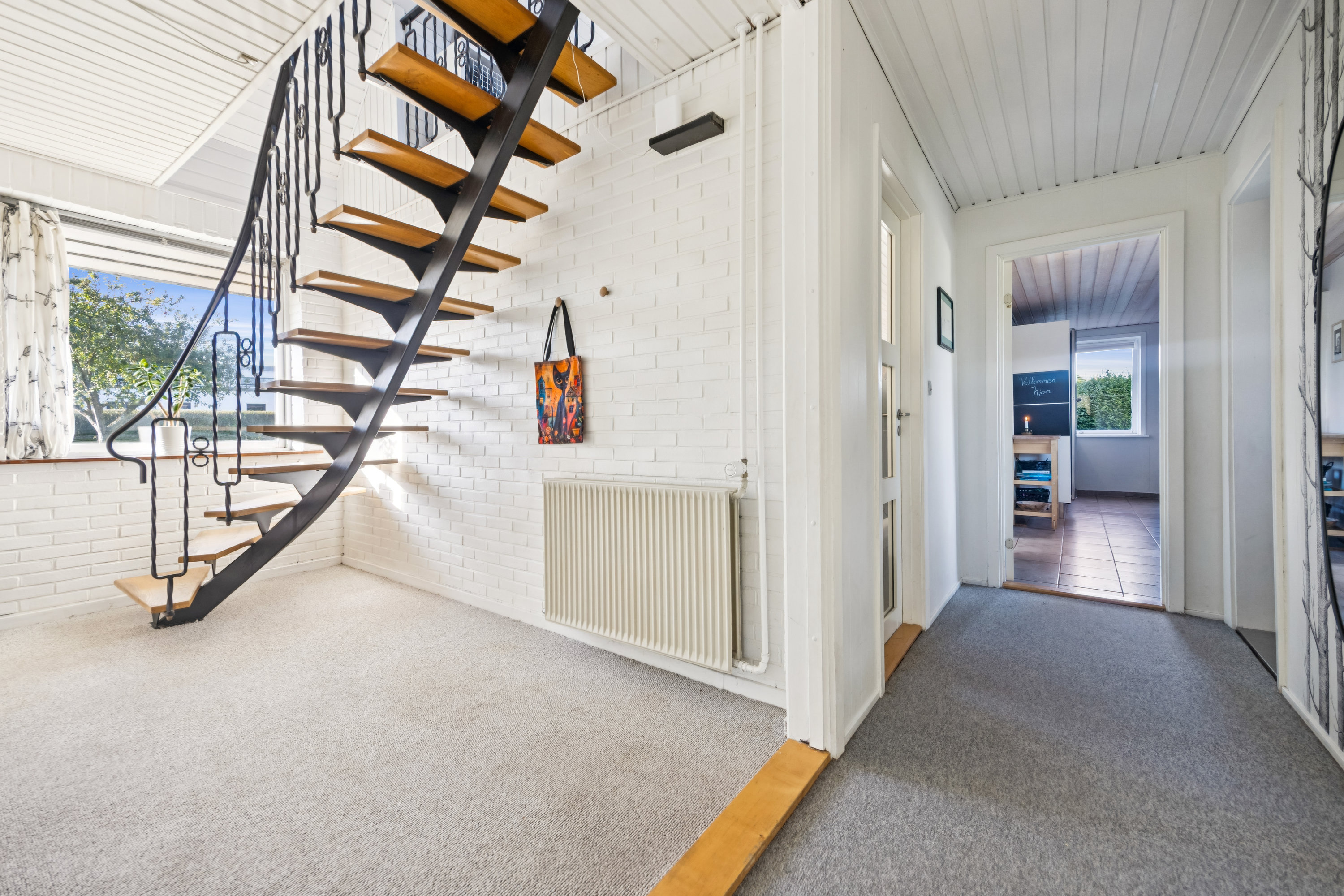 Fremhævet gang billede i fuldskærmstilstand. Billede af Lollvej 5, 9430 Vadum