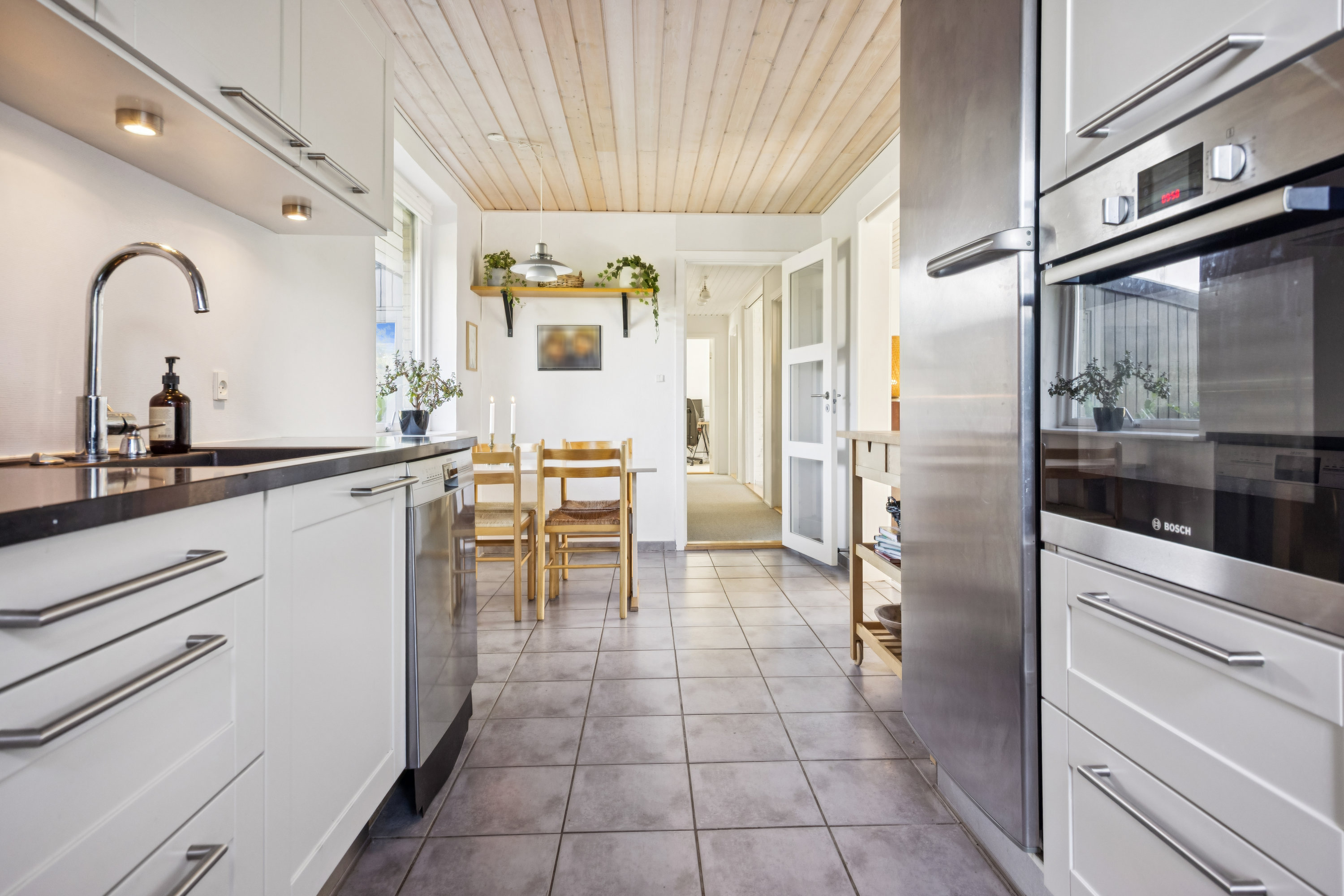 Fremhævet køkken billede i fuldskærmstilstand. Billede af Lollvej 5, 9430 Vadum