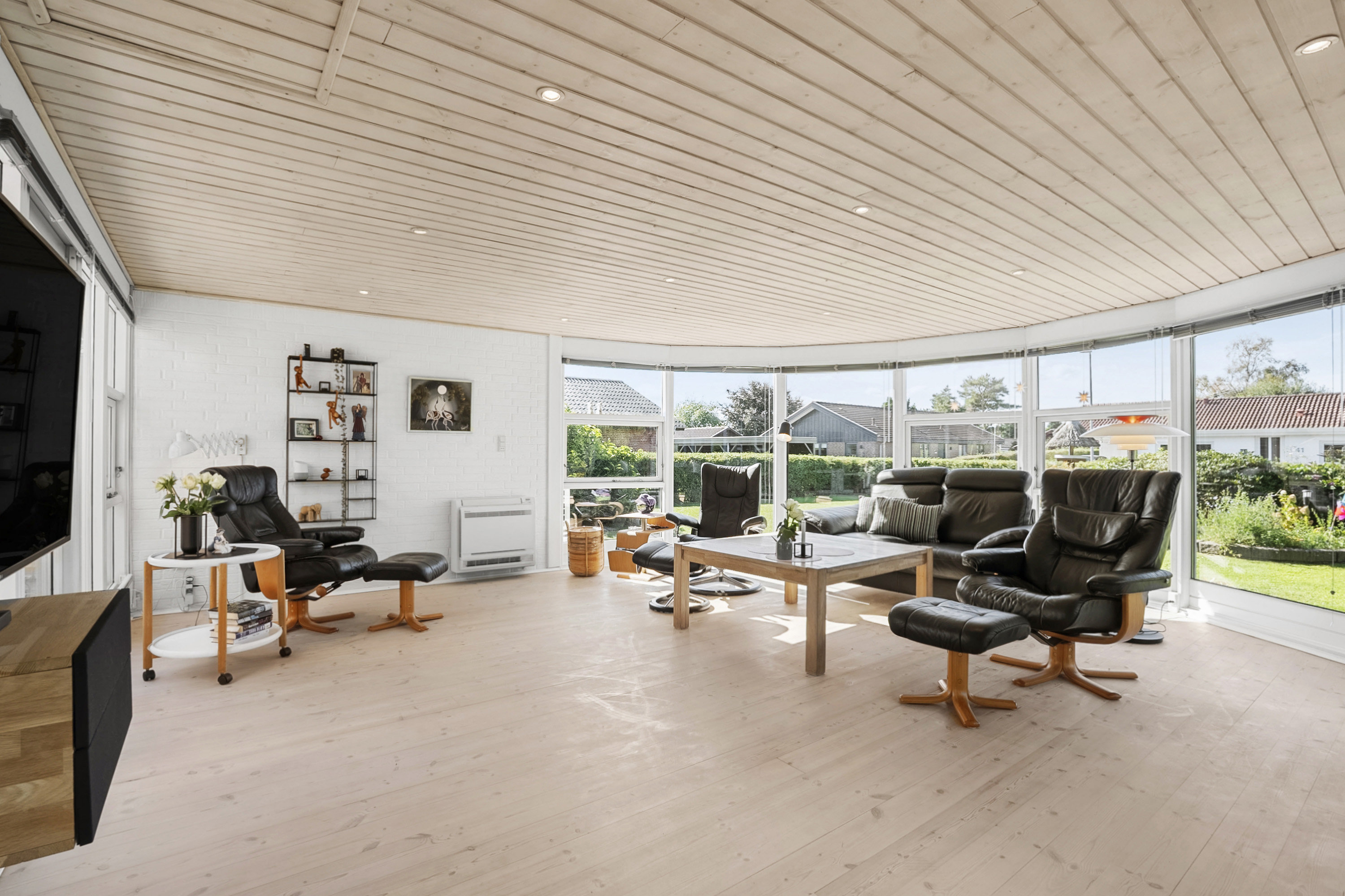 Fremhævet stue billede i fuldskærmstilstand. Billede af Lunden 35, Hjordkær, 6230 Rødekro