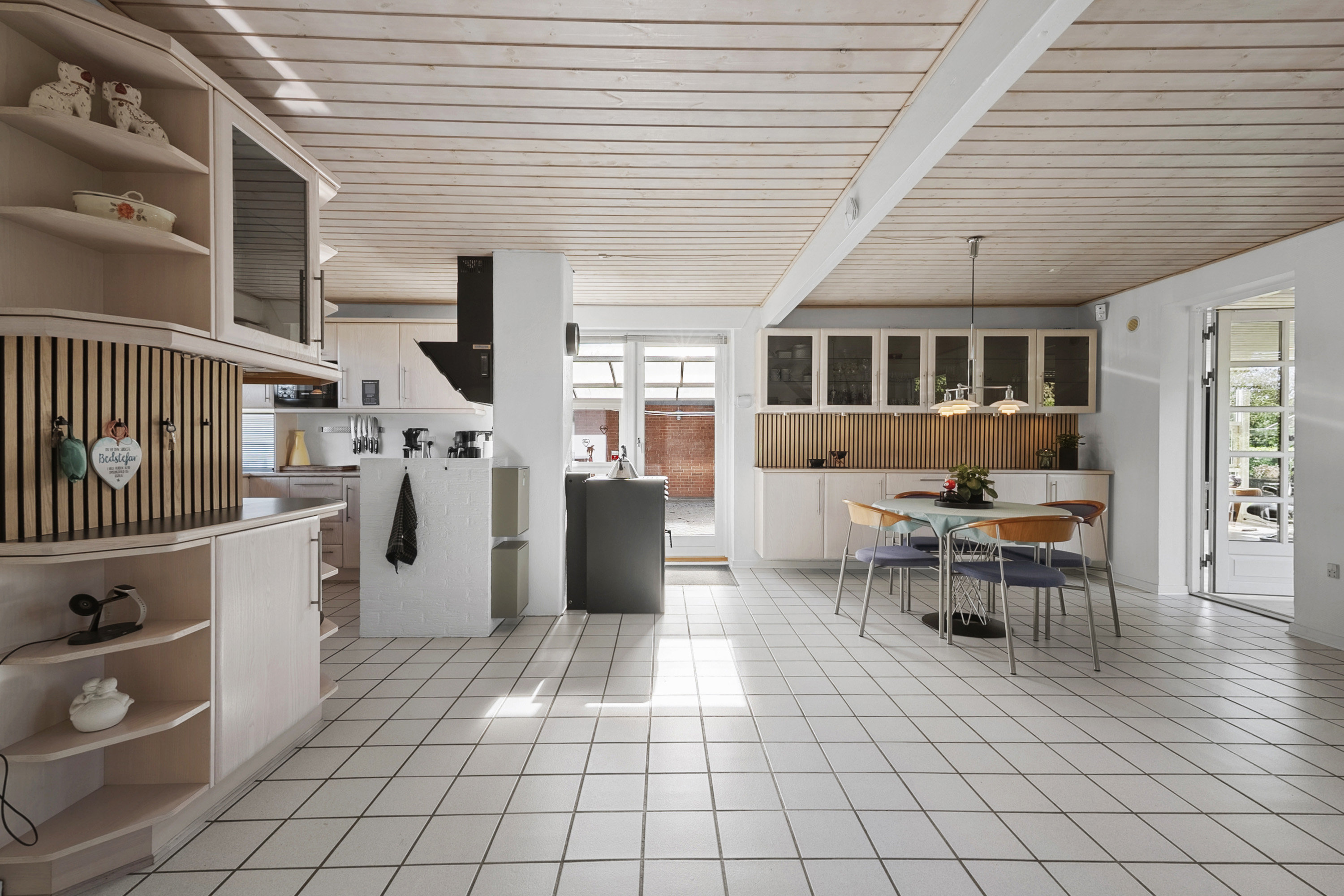 Fremhævet spisestue billede i fuldskærmstilstand. Billede af Lunden 35, Hjordkær, 6230 Rødekro