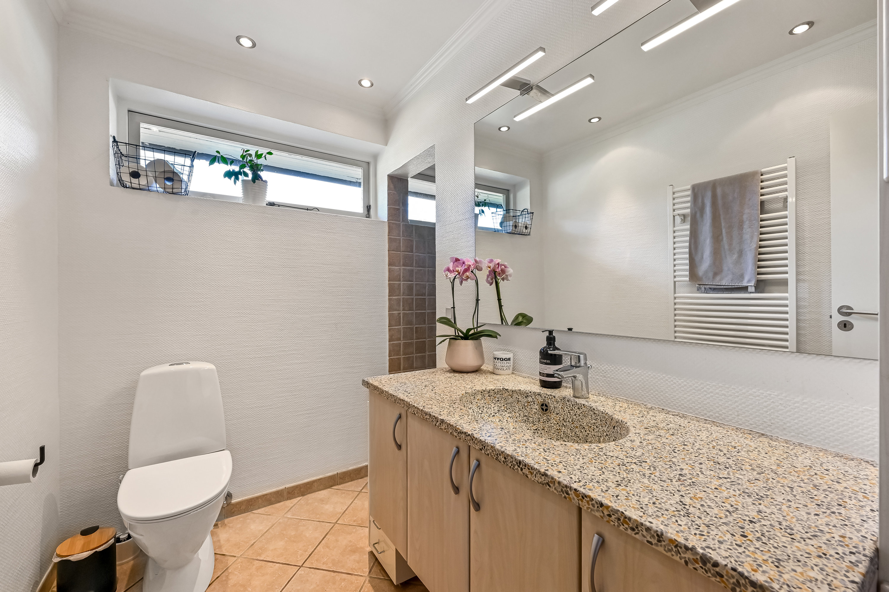 Fremhævet badeværelse billede i fuldskærmstilstand. Billede af Nr. Lindvej 25, Lind, 7400 Herning