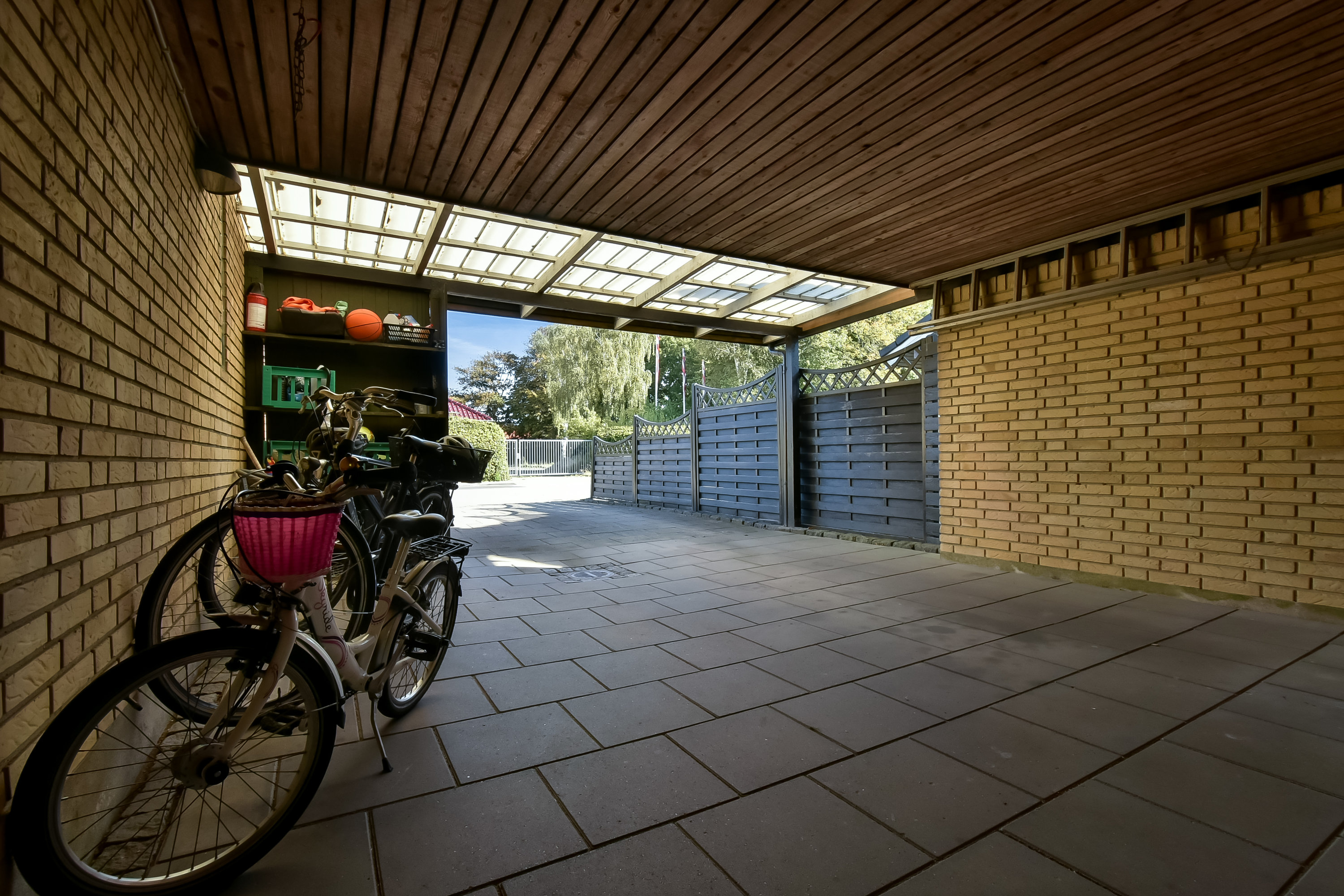 Fremhævet carport billede i fuldskærmstilstand. Billede af Nr. Lindvej 25, Lind, 7400 Herning