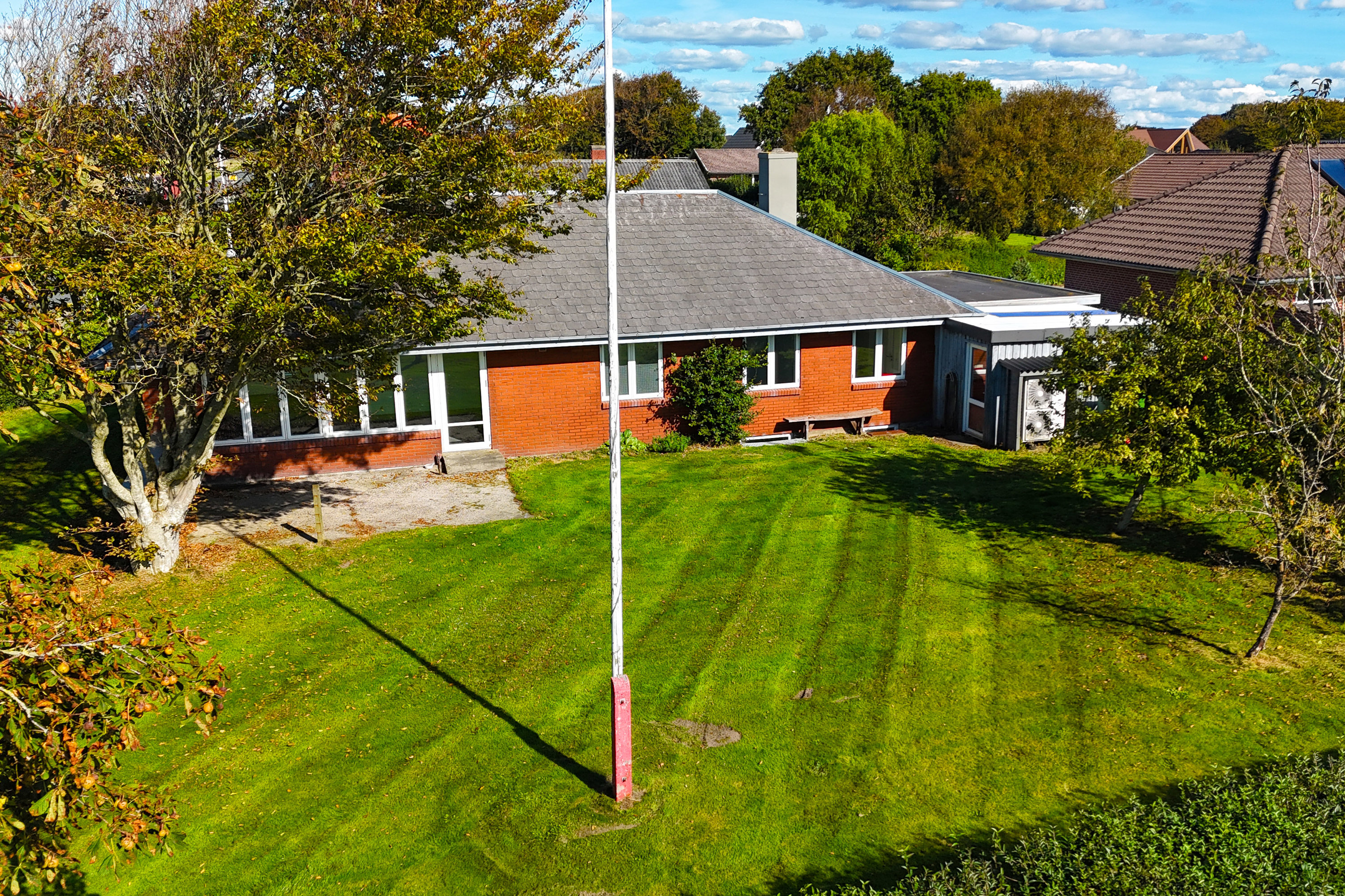 Fremhævet ejendommen billede i fuldskærmstilstand. Billede af Gåsebakken 1, Hostrup, 6710 Esbjerg V