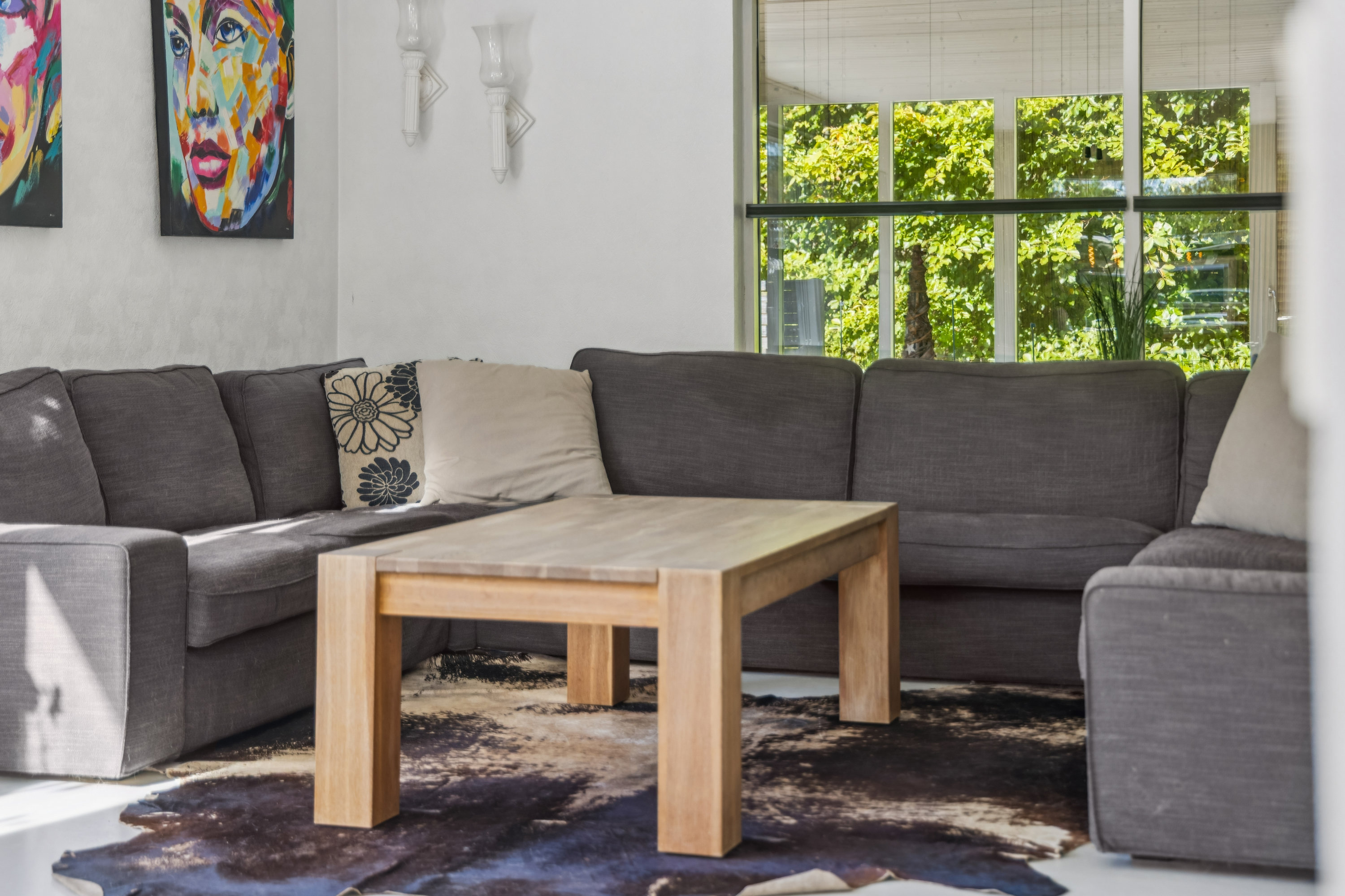 Fremhævet stue billede i fuldskærmstilstand. Billede af Kastanie Alle 9, 9320 Hjallerup